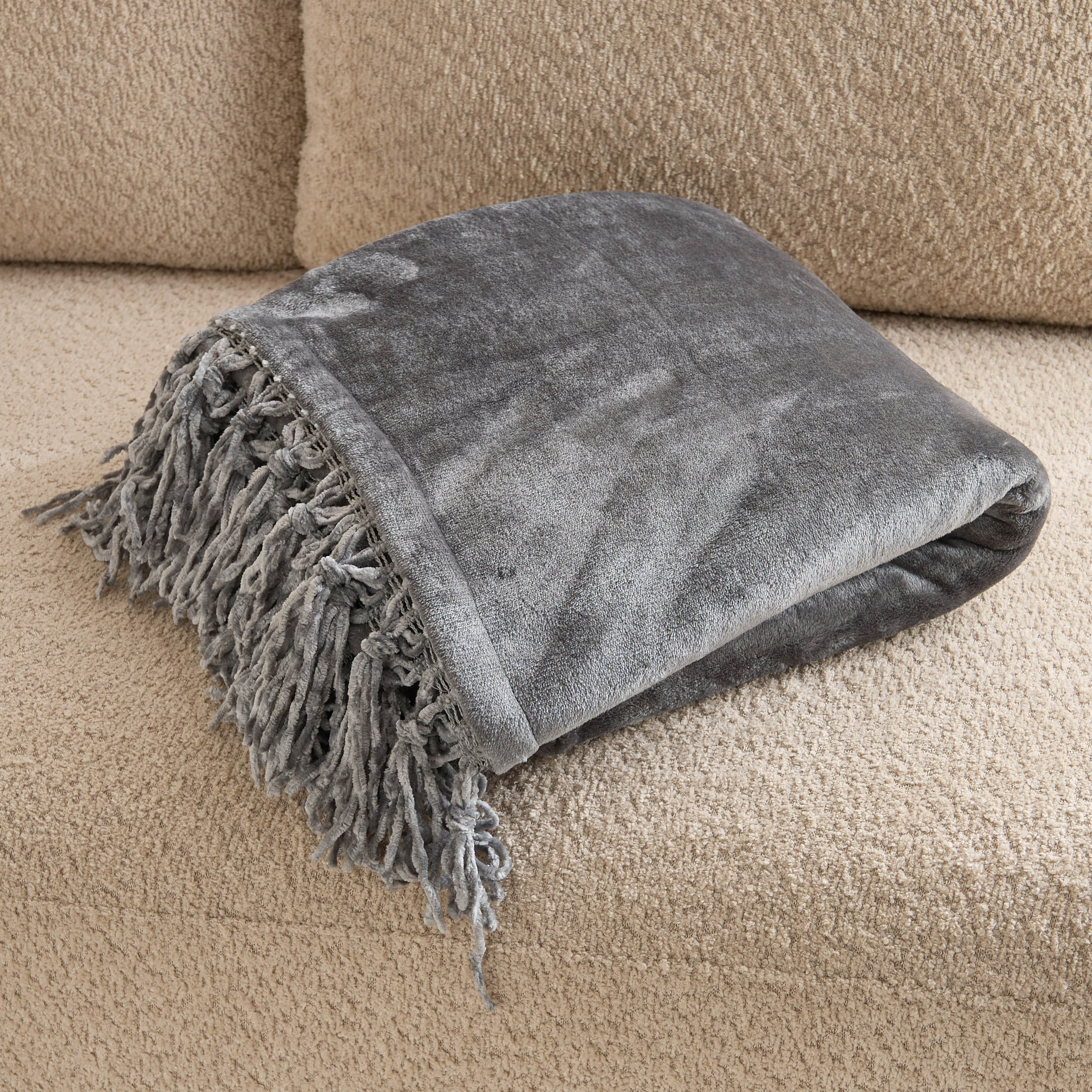 Lavish Plush Throw - 130x180 cm-hbxhomeware-hbxbedroom-image-2
