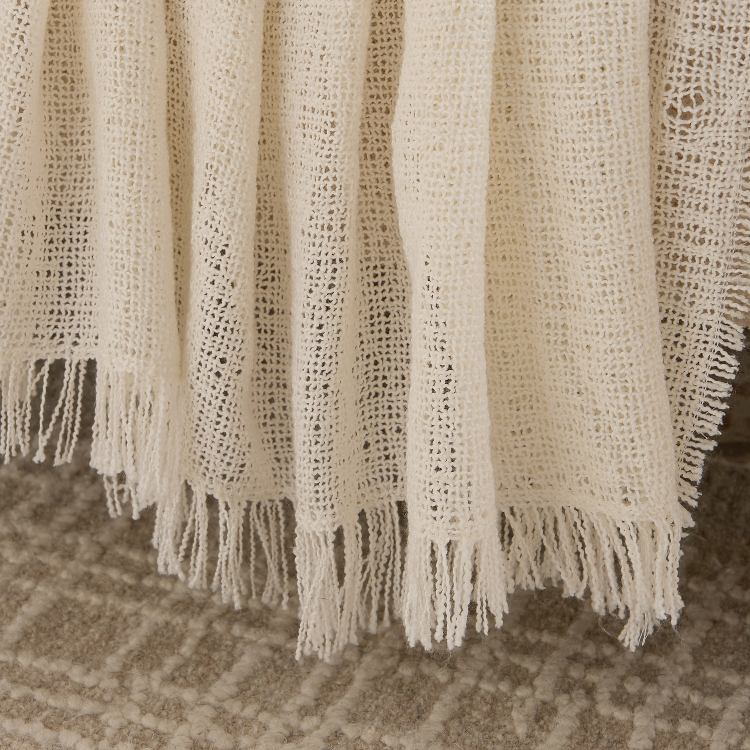 Girga Solid Throw - 130x170 cm-hbxhomeware-hbxbedroom-image-3