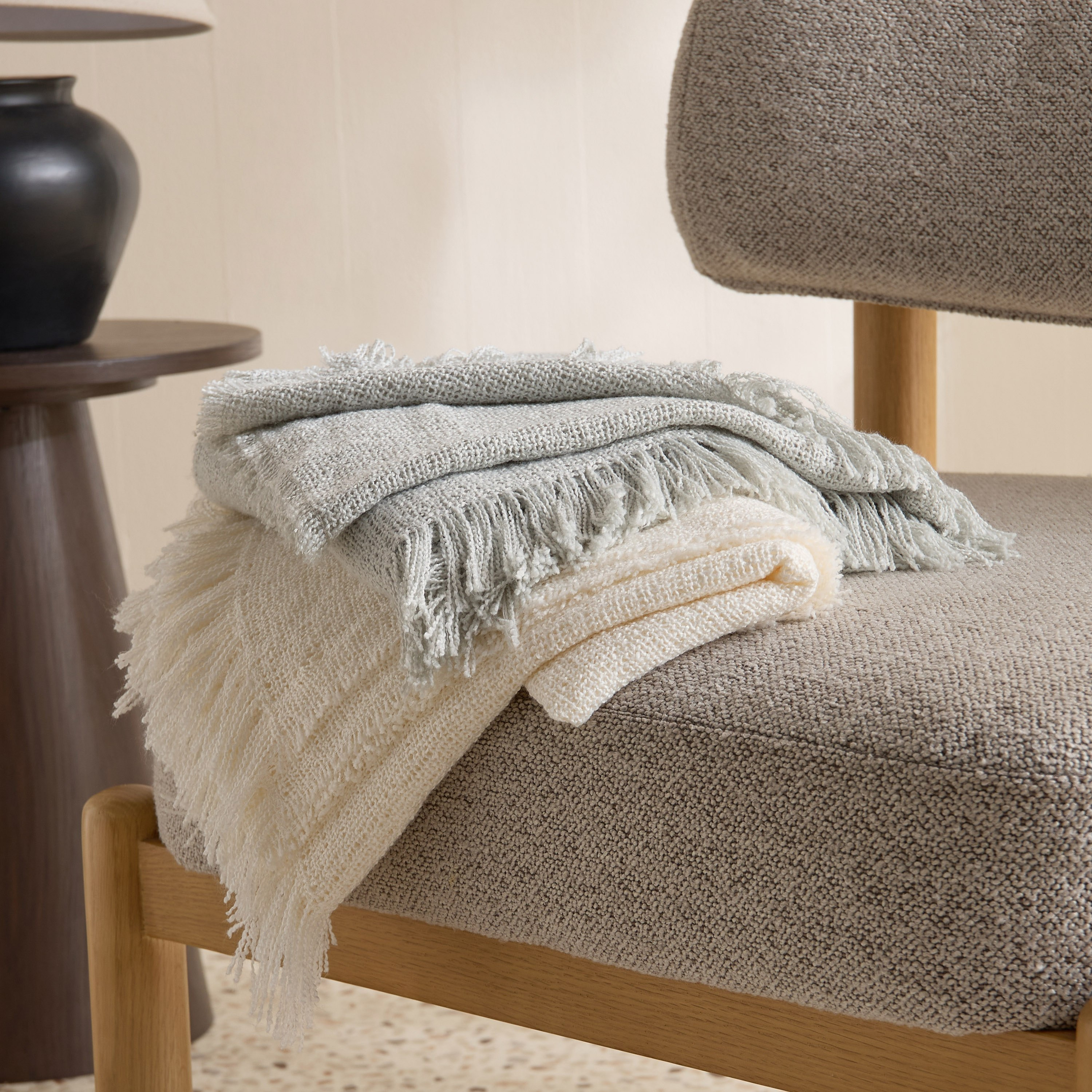 Girga Solid Throw - 130x170 cm-hbxhomeware-hbxbedroom-image-5