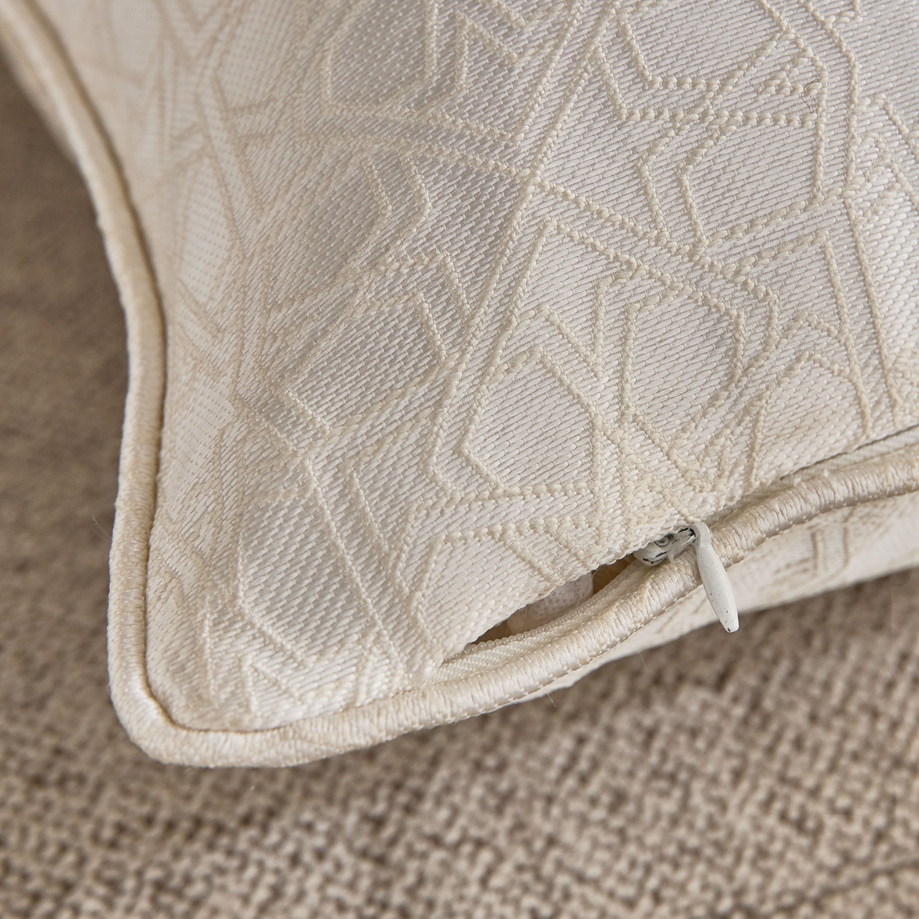 Layali Noor 2-Piece Jacquard Cushion Cover Set - 40x40 cm-hbxhomeware-cushionsandcovers-cushioncovers-image-3