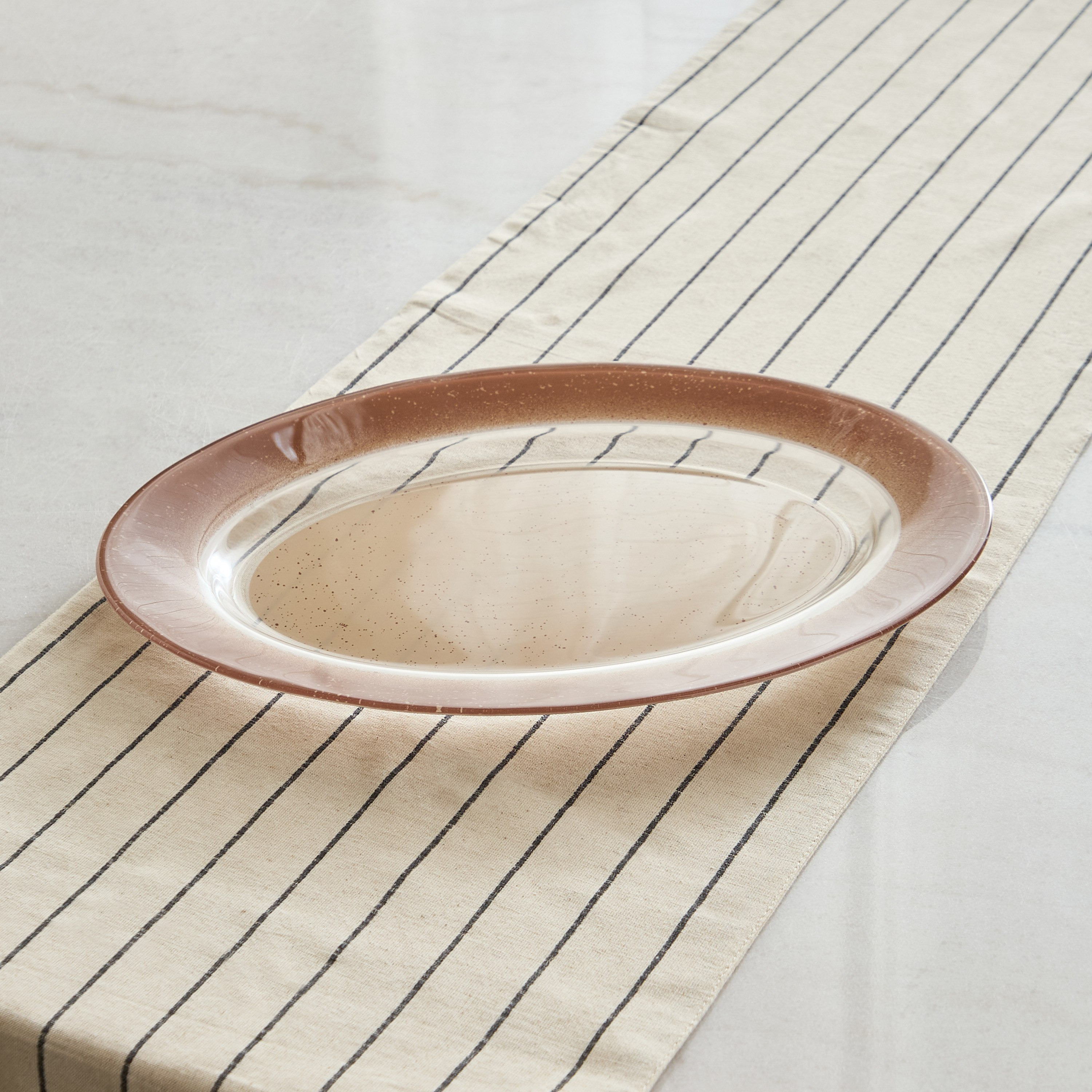 صحن بيضاوي من الزجاج آرتاسيم من لومينارك - 35 سم-hbxdecorandfurnishings-tabletop-crockery-image-4