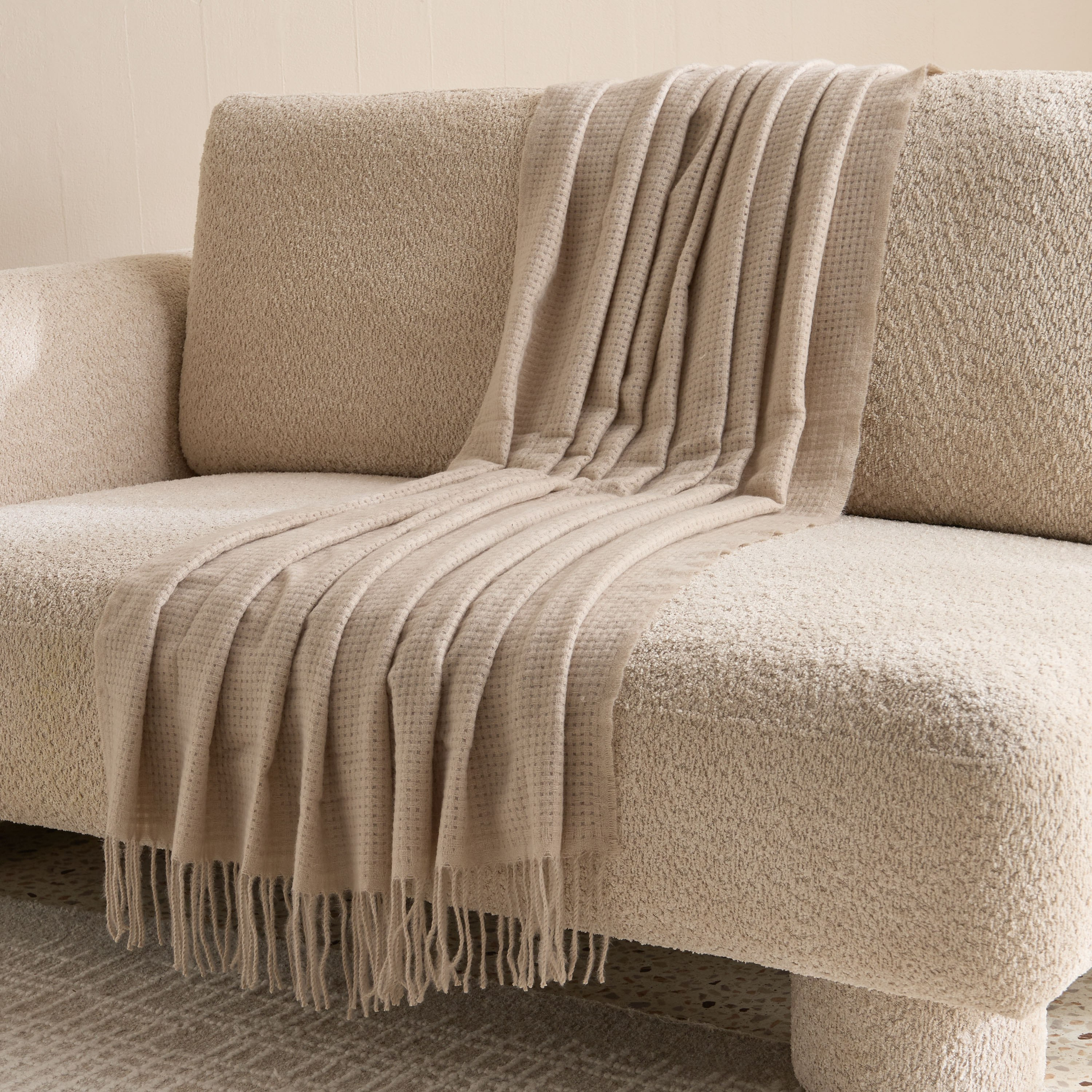 بطانية بيكيه ناعمة - ماديسون - 130x170 سم-hbxhomeware-hbxbedroom-image-2