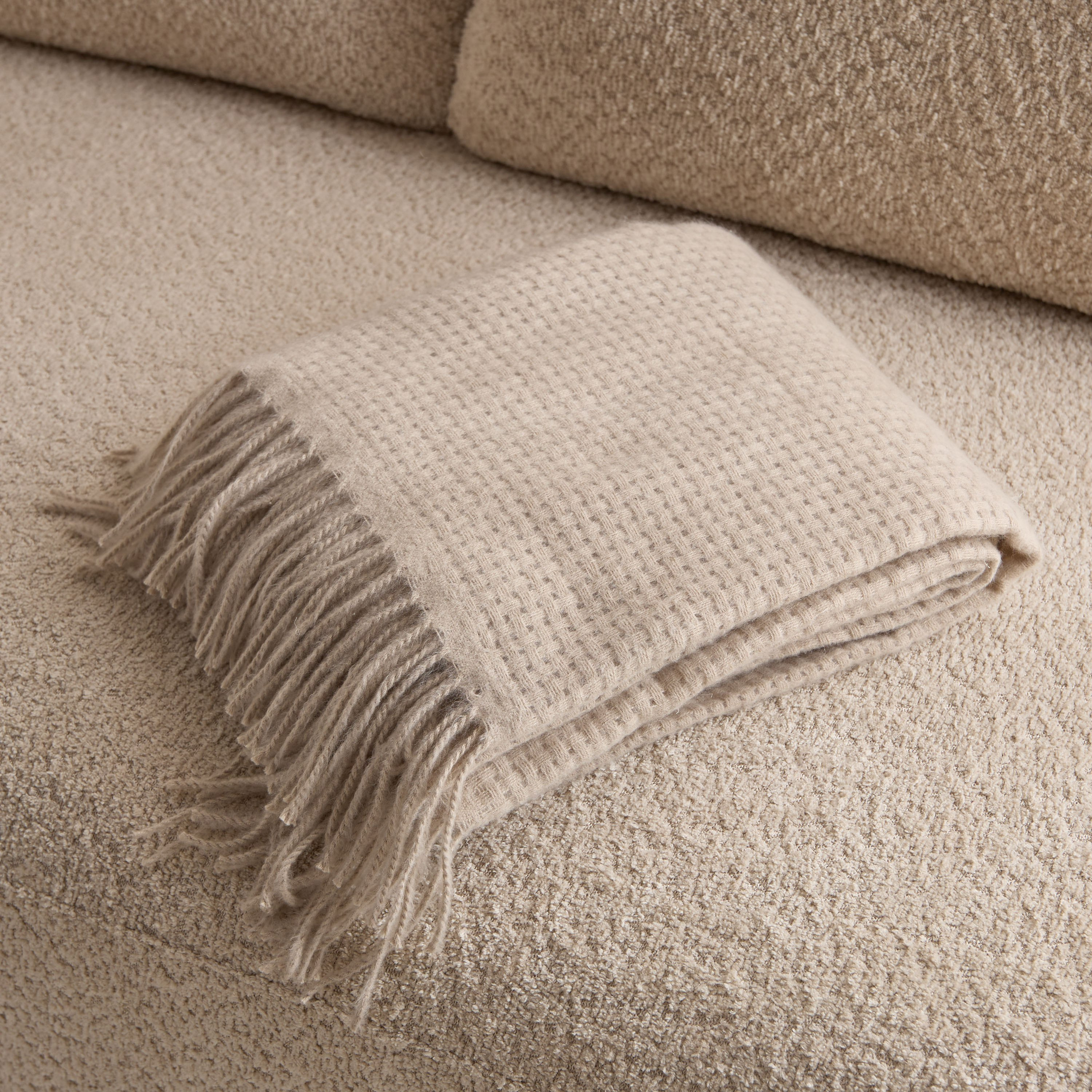 بطانية بيكيه ناعمة - ماديسون - 130x170 سم-hbxhomeware-hbxbedroom-image-1