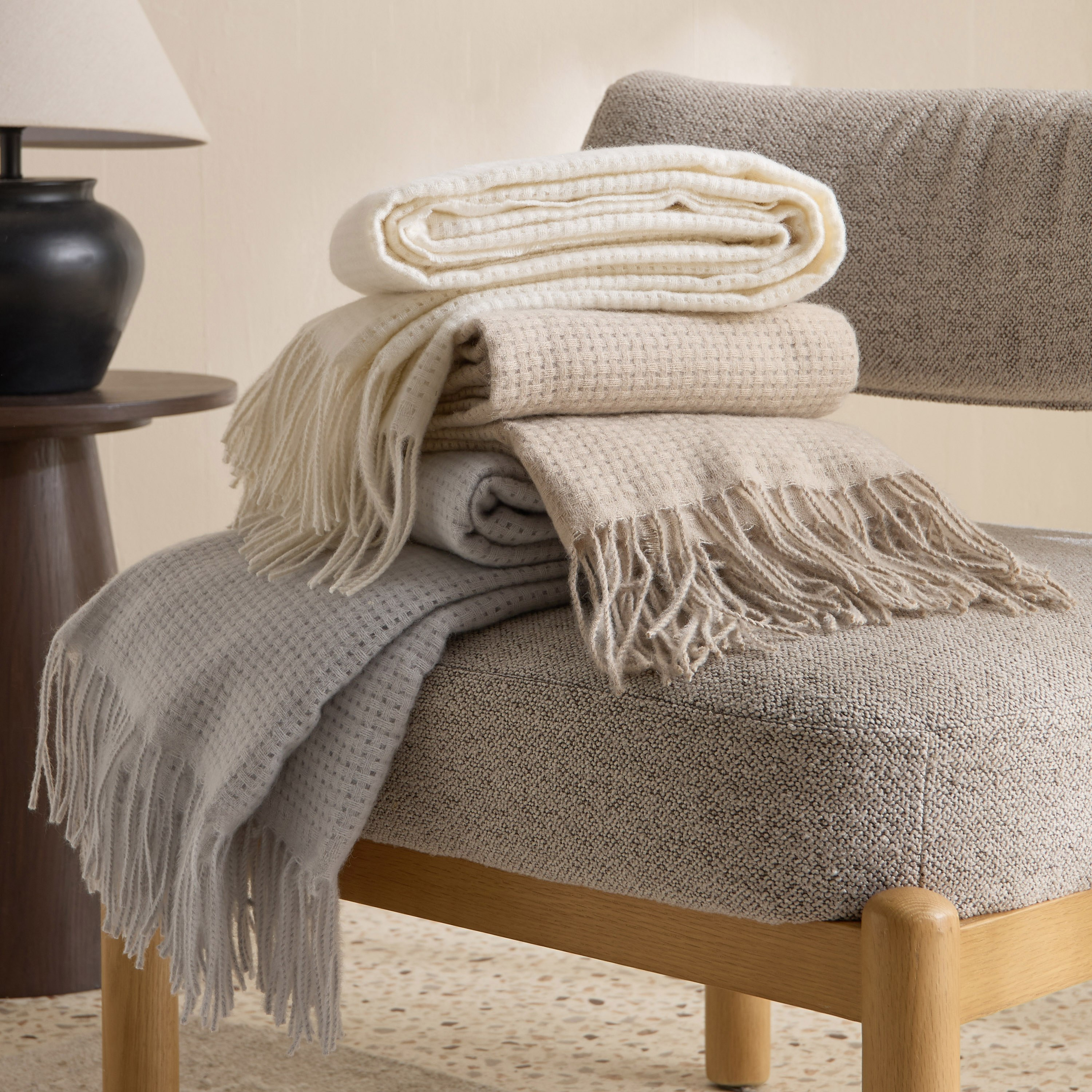 بطانية خفيفة بيكيه ناعمة من ماديسون - 130x170 سم-hbxhomeware-hbxbedroom-image-5