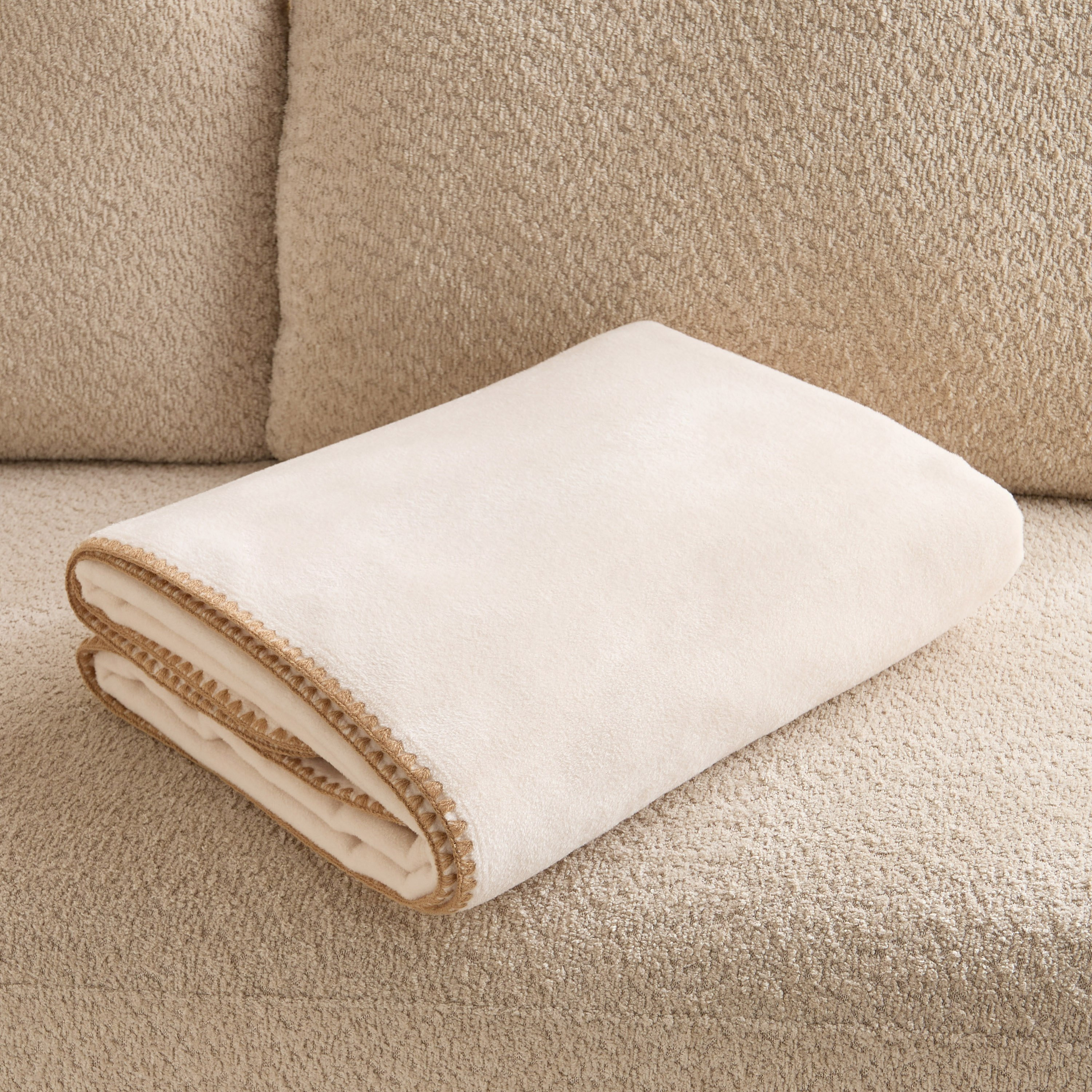 بطانية فلانيل مخملية من ماديسون - 130x170 سم-hbxhomeware-hbxbedroom-image-4
