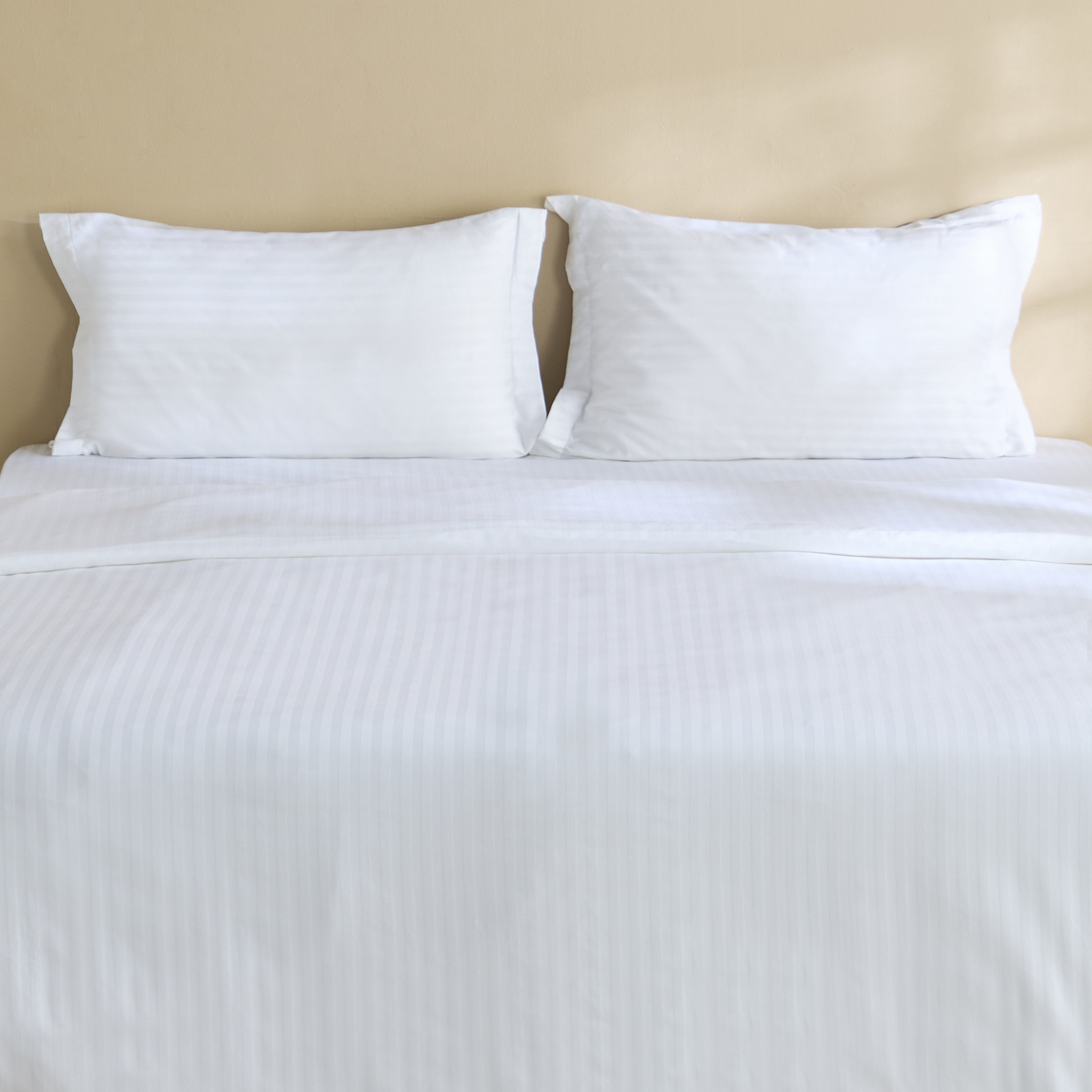طقم شرشف مطاطي وغطاء لحاف كينج 4 قطع من هاميلتون-hbxhomeware-hbxbedroom-image-2
