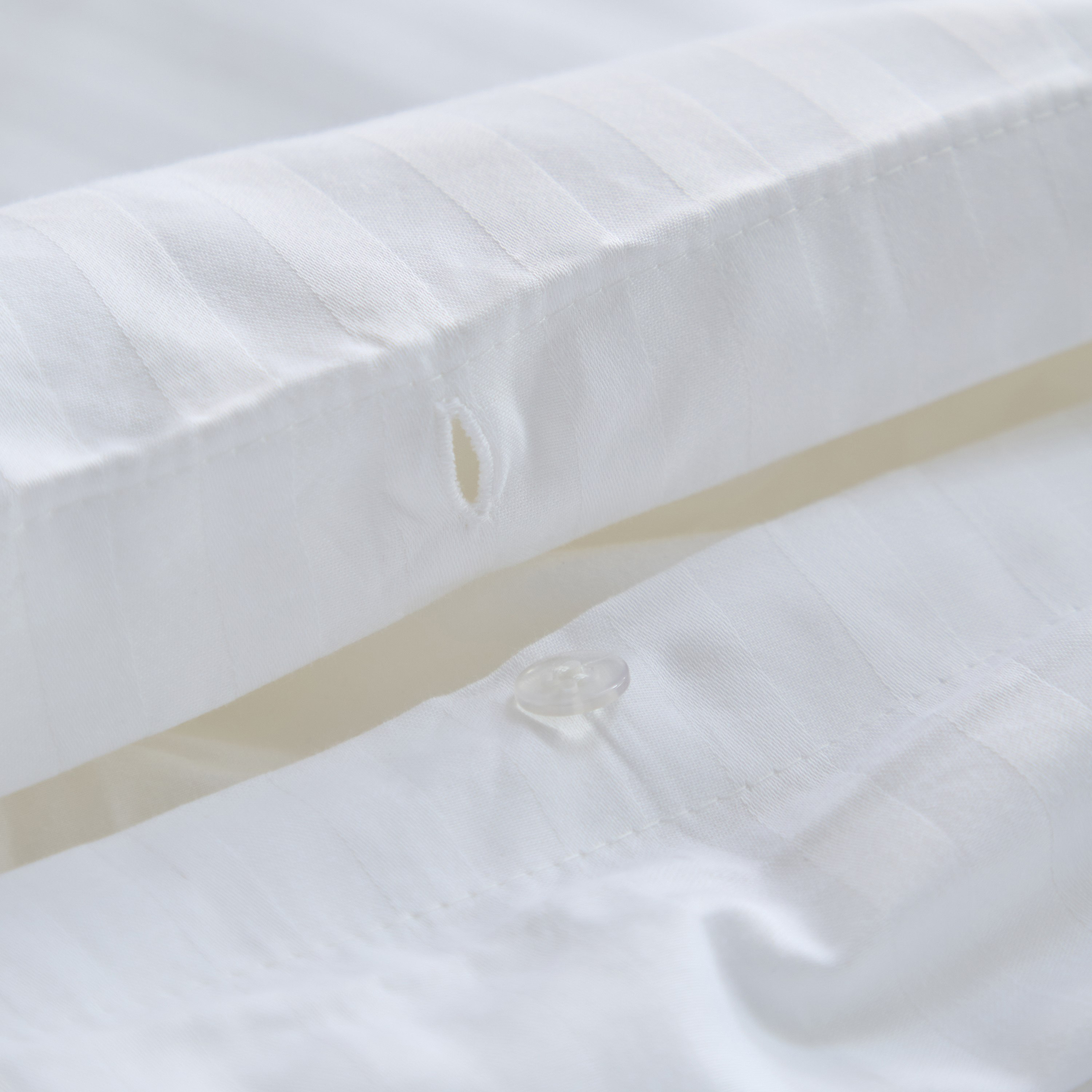 طقم شرشف مطاطي وغطاء لحاف كينج 4 قطع من هاميلتون-hbxhomeware-hbxbedroom-image-5
