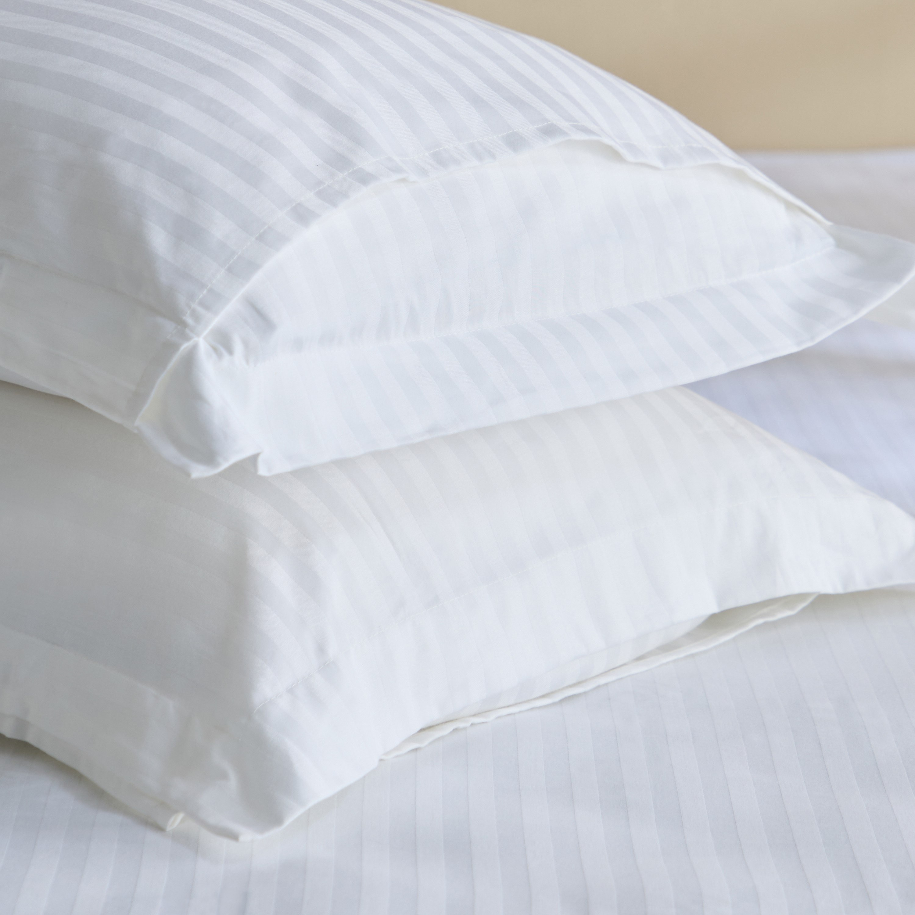 طقم شرشف مطاطي وغطاء لحاف كينج 4 قطع من هاميلتون-hbxhomeware-hbxbedroom-image-7