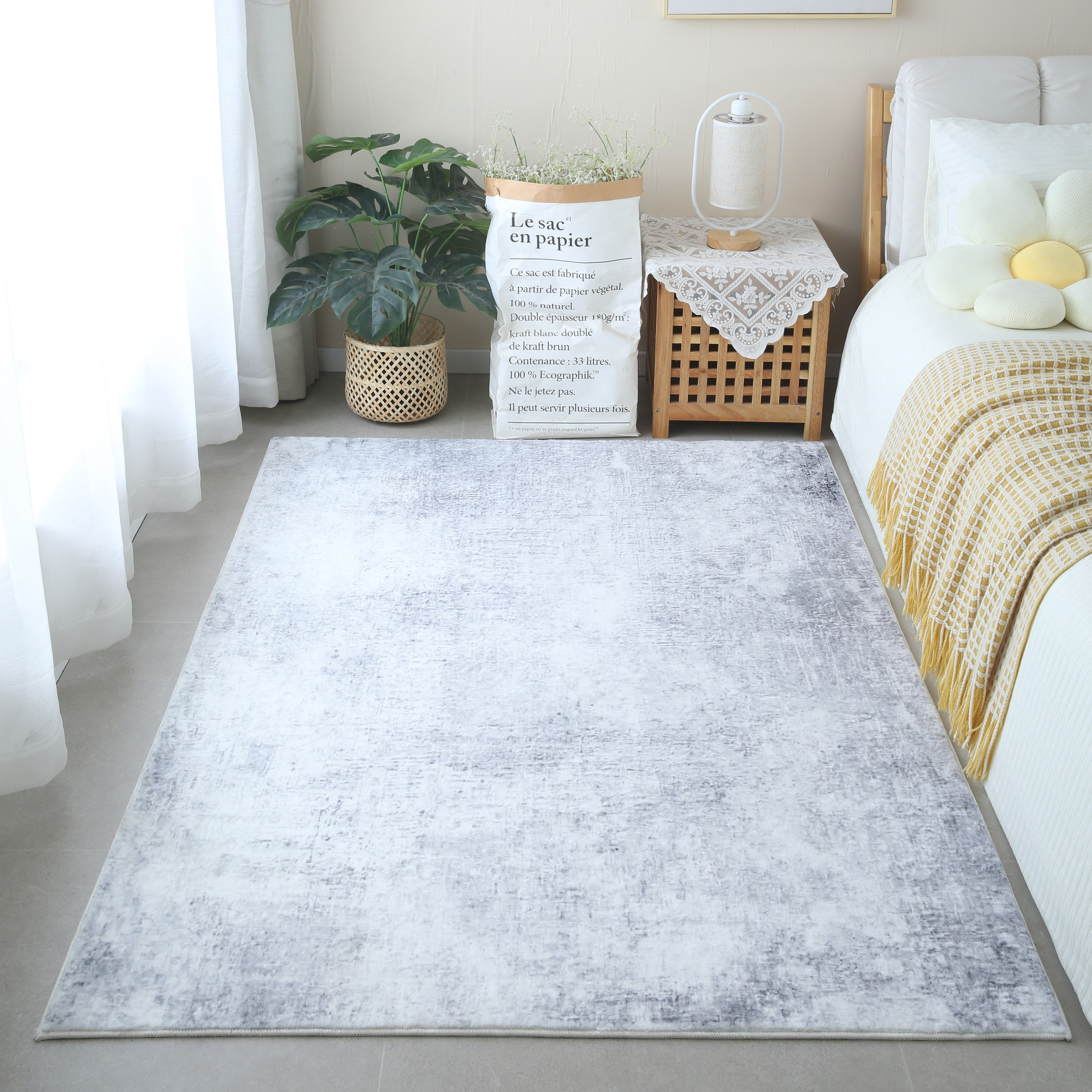 سجادة فرو مخملية بطبعات زايلا من بريستول - 120x170 سم-hbxdecorandfurnishings-floorcoverings-rugs-image-1