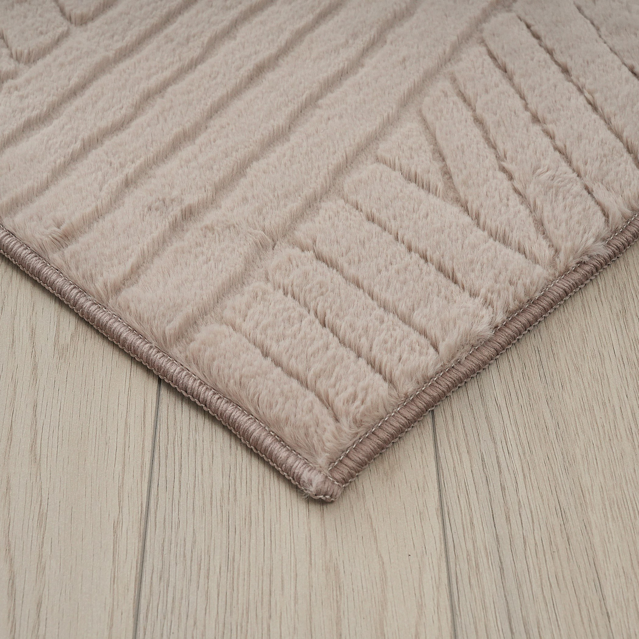 Zara Volco Jacquard Rabbit Fur Rug - 200x300 cm-hbxdecorandfurnishings-floorcoverings-rugs-image-3