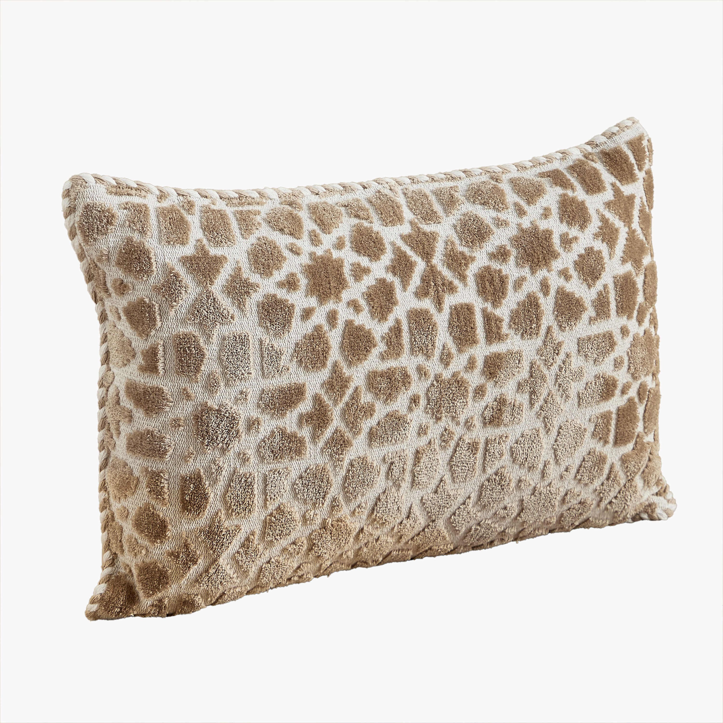 Layali Noor Viscose Knitted Filled Cushion - 40x60 cm-hbxhomeware-hbxbedroom-image-6