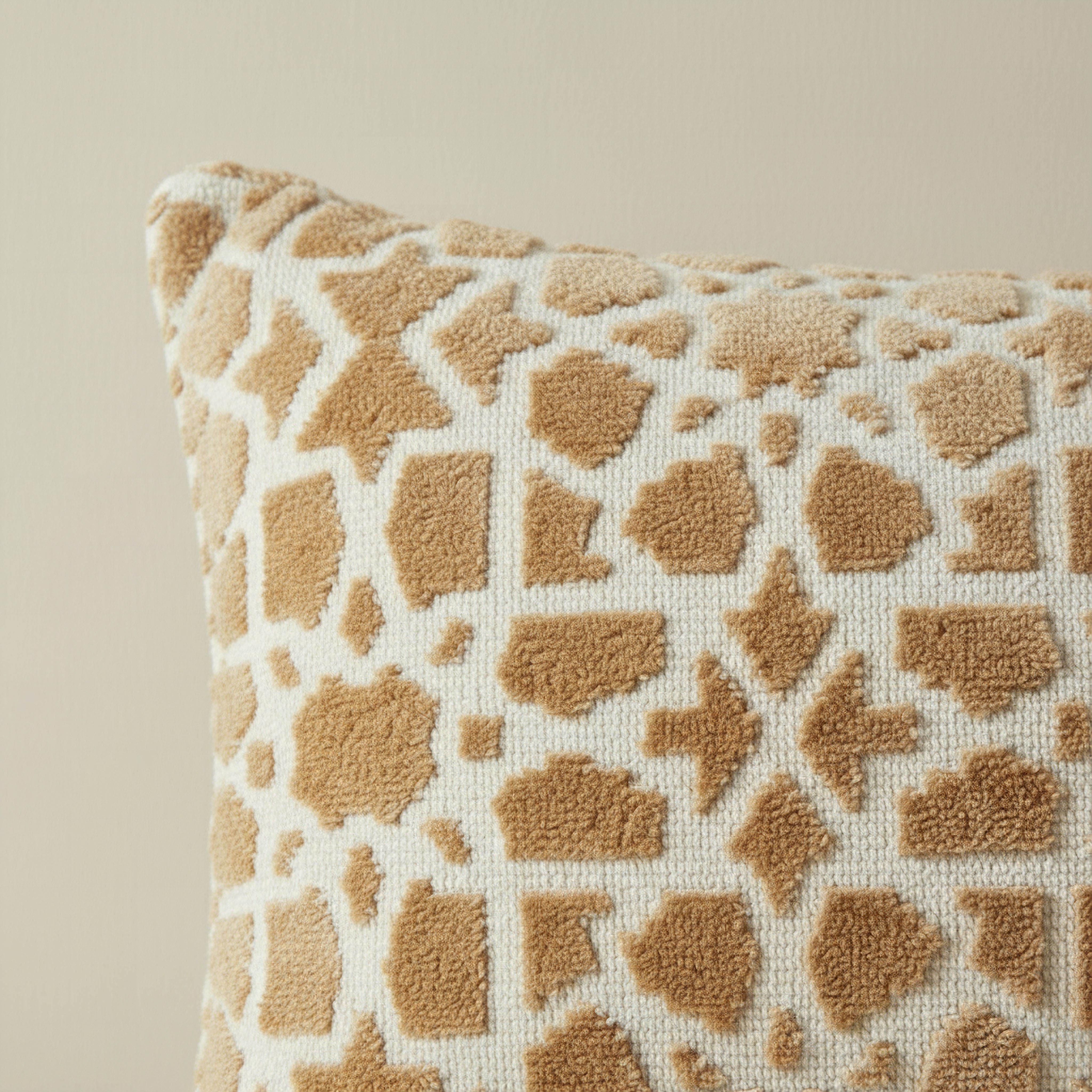 Layali Noor Viscose Knitted Filled Cushion - 40x60 cm-hbxhomeware-hbxbedroom-image-7