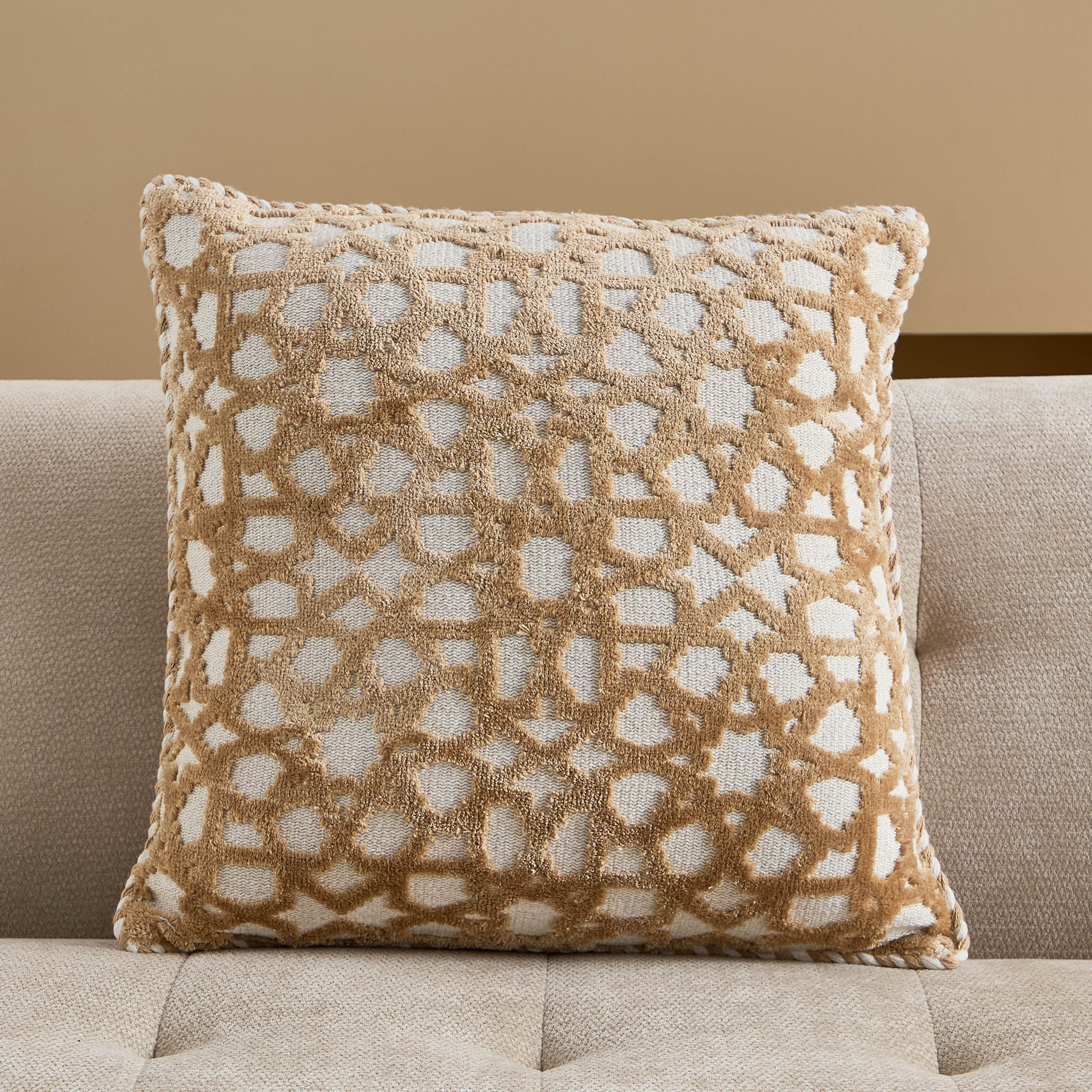 وسادة محشوة محبوكة فيسكوز نور من ليالي - 50x50 سم-hbxhomeware-hbxbedroom-image-4