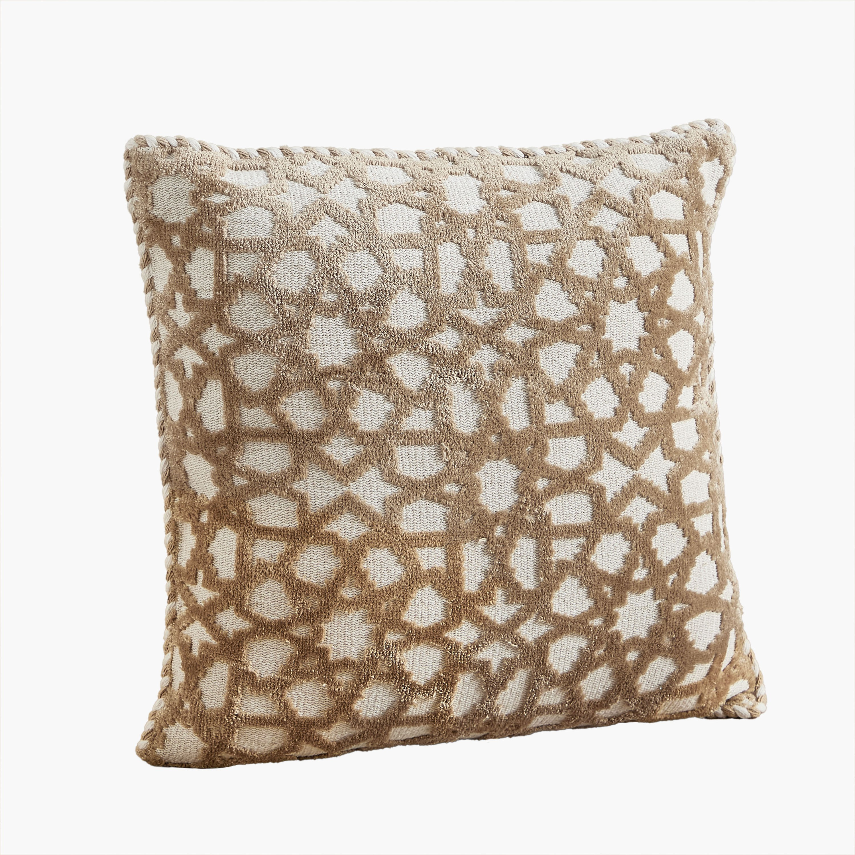 وسادة محشوة محبوكة فيسكوز نور من ليالي - 50x50 سم-hbxhomeware-hbxbedroom-image-9