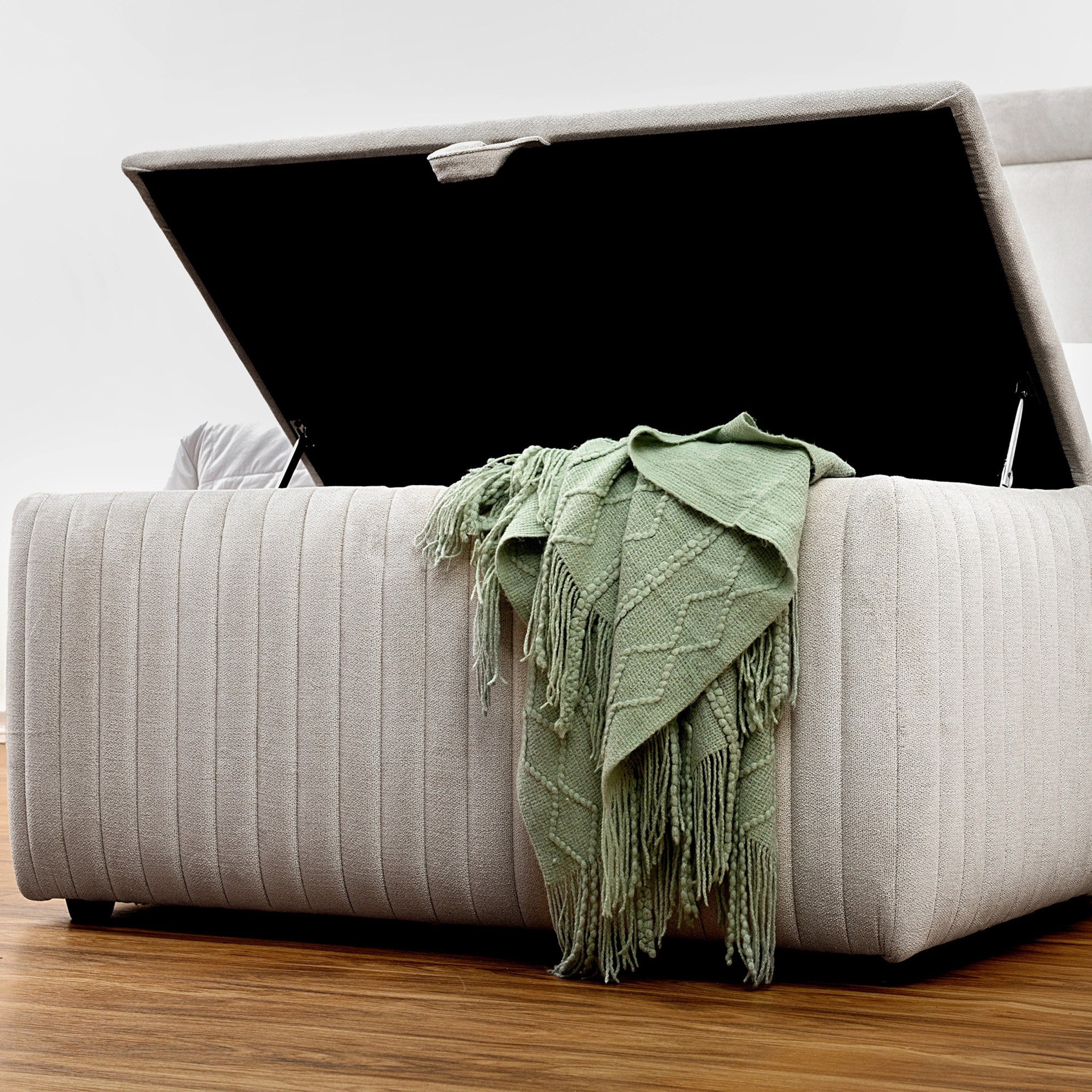 Hampton Upholstered Bed Bench with Storage - 130x50x45 cm-hbxfurniture-sofasandarmchairs-benches-image-2