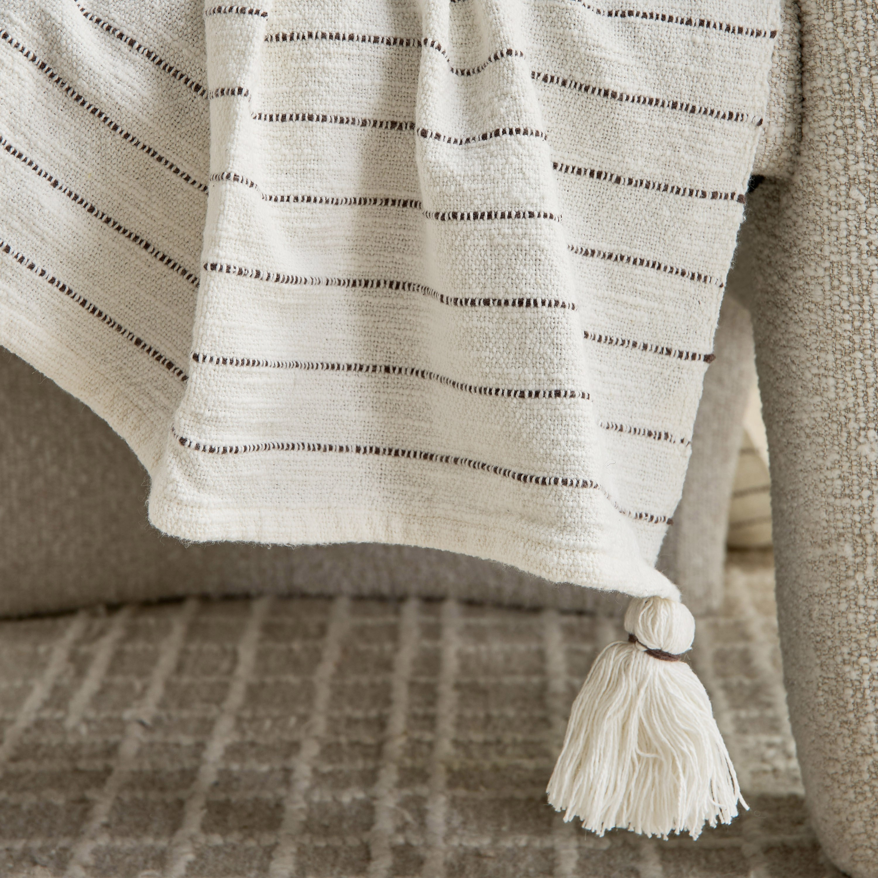 بطانية خفيفة مخططة من تراس توفت - 130x170 سم-hbxdecorandfurnishings-bedding-throws-image-3