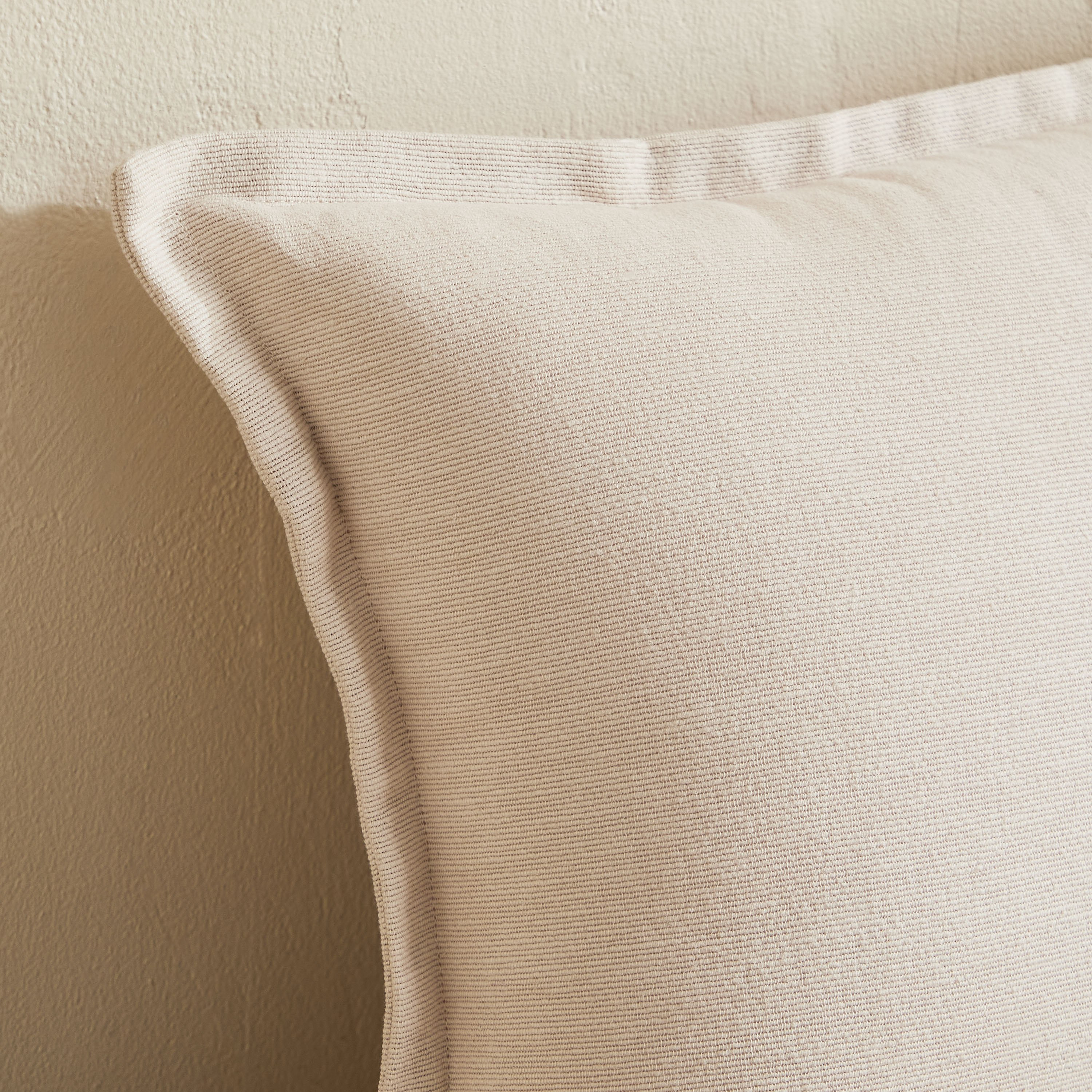 غطاء وسادة سادة مضلع من أتلانتا إزرا - 40x40 سم-hbxhomeware-hbxbedroom-image-5