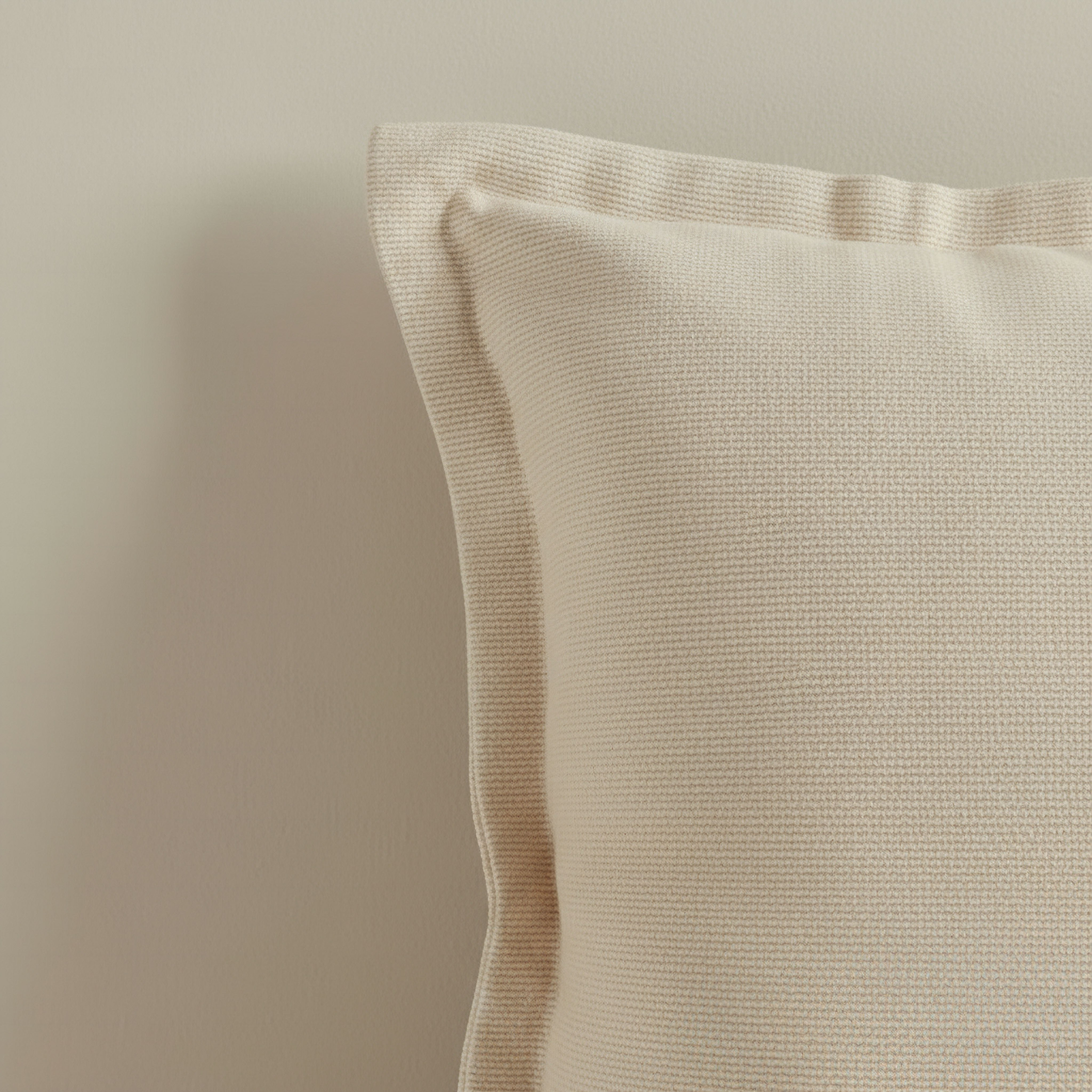 غطاء وسادة سادة مضلع من أتلانتا إزرا - 40x40 سم-hbxhomeware-hbxbedroom-image-2