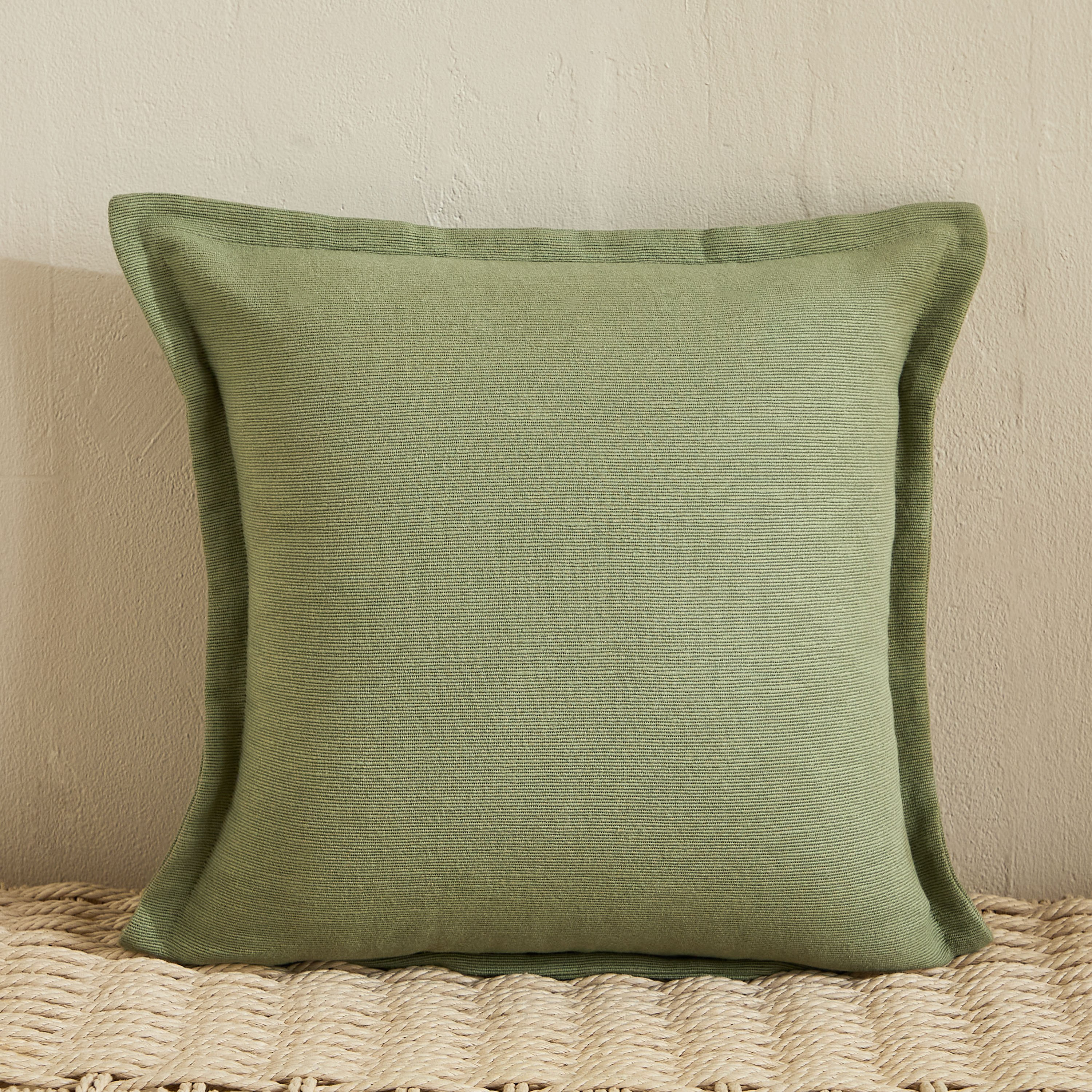 غطاء وسادة مضلع سادة من أتلانتا إزرا - 40x40 سم-hbxhomeware-hbxbedroom-image-4