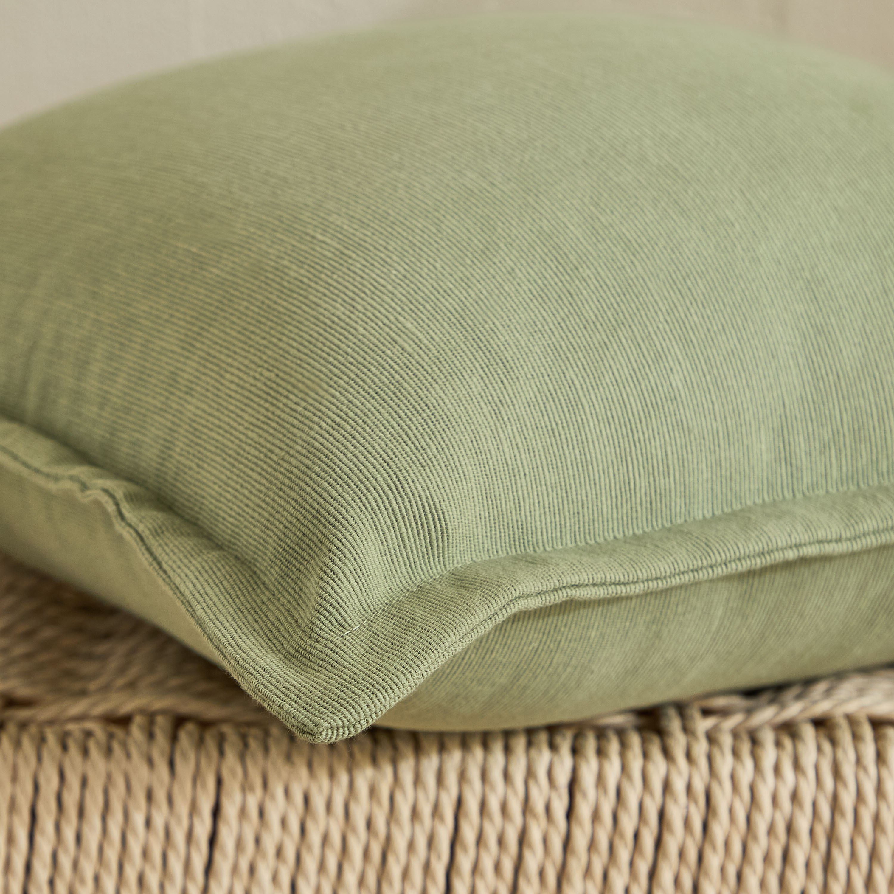 غطاء وسادة مضلع سادة من أتلانتا إزرا - 40x40 سم-hbxhomeware-hbxbedroom-image-6