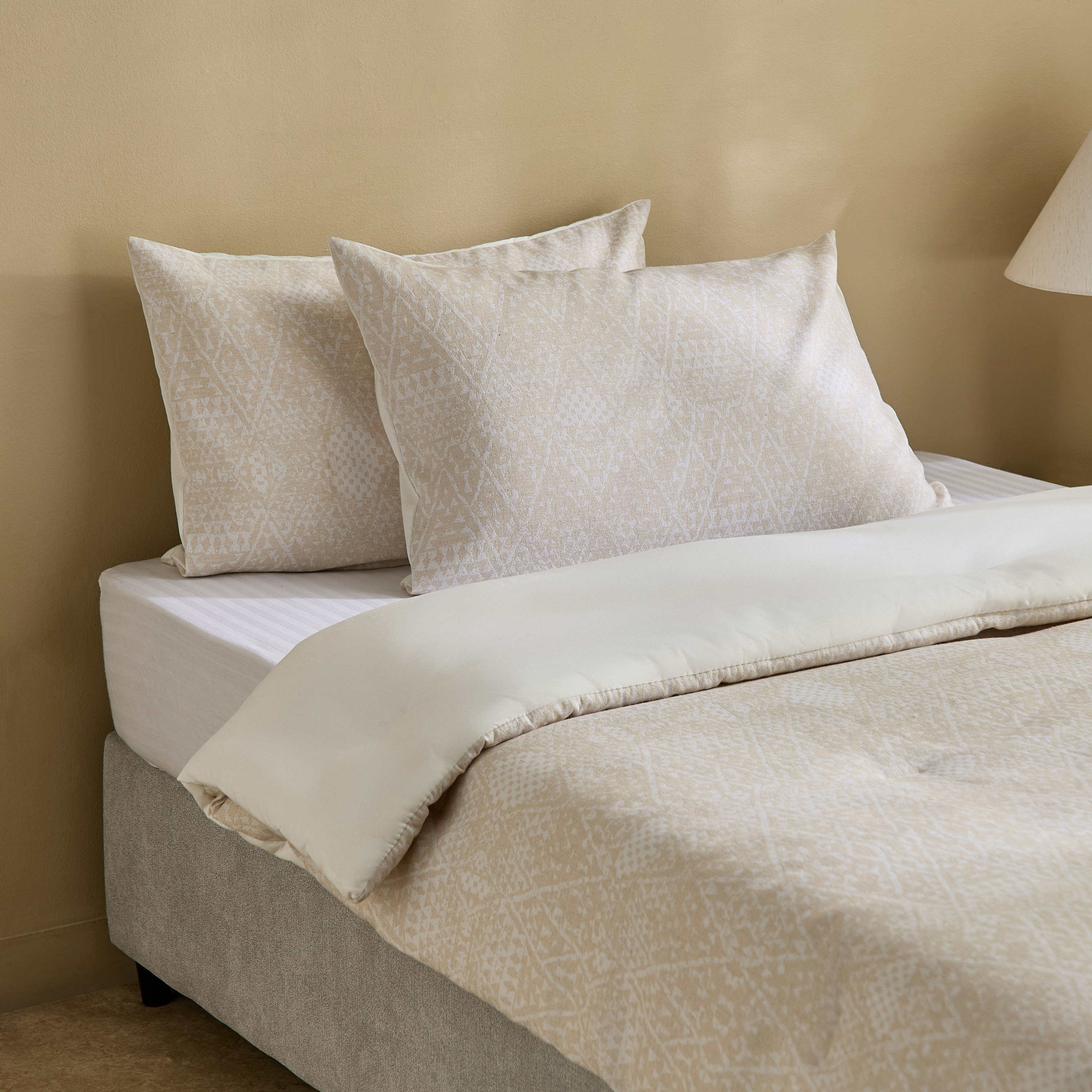 Weave Elegance Distress 3-Piece Twin Comforter Set - 160x220 cm-hbxhomeware-hbxbedroom-image-1