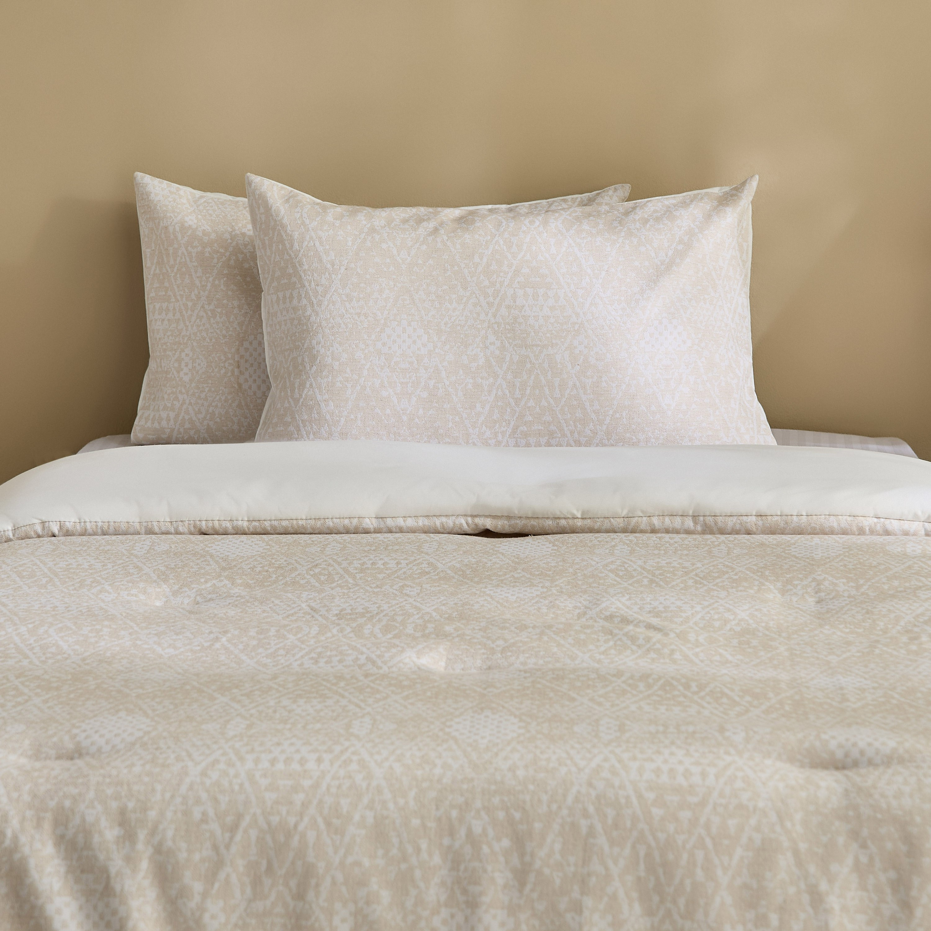 Weave Elegance Distress 3-Piece Twin Comforter Set - 160x220 cm-hbxhomeware-hbxbedroom-image-2