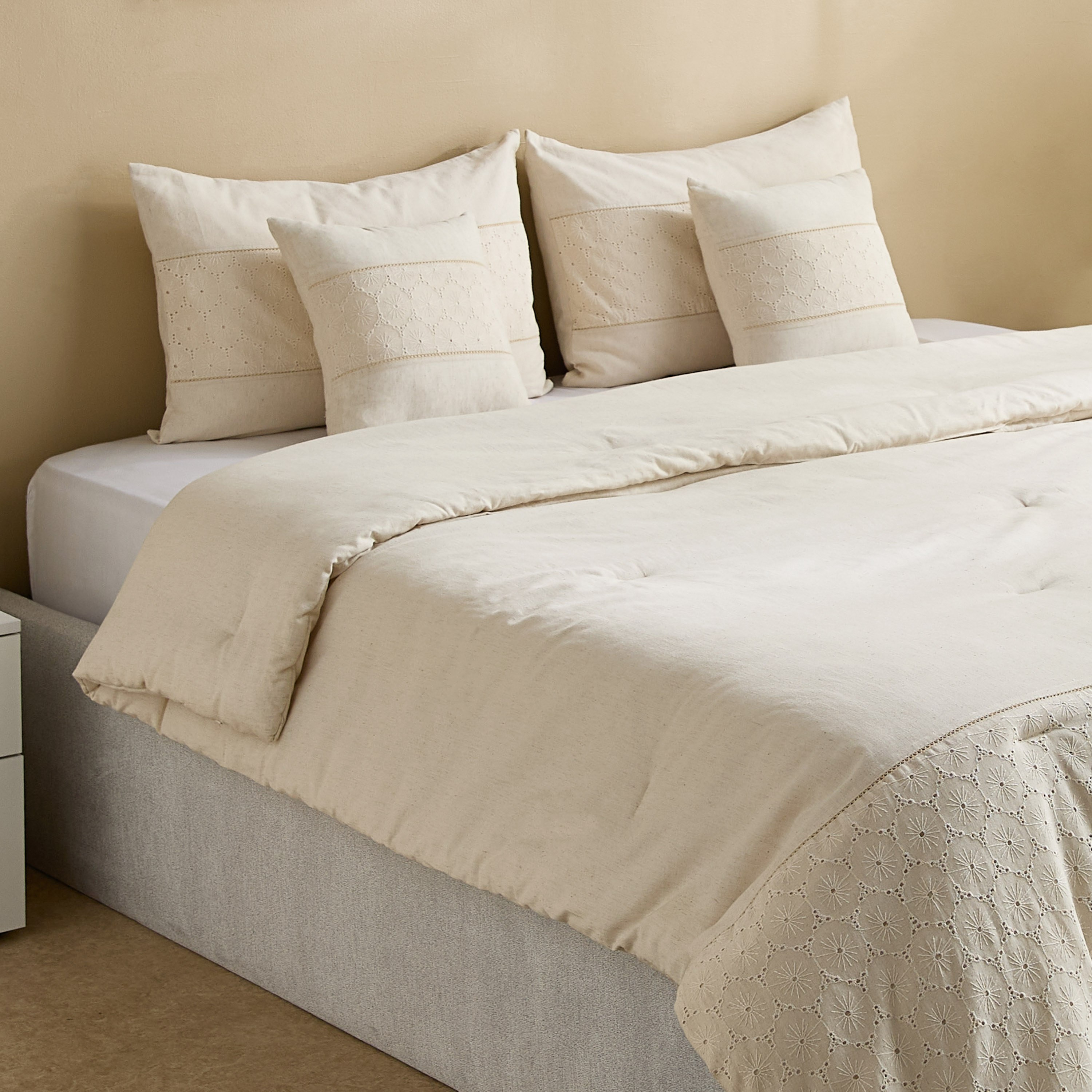 Weave Elegance Schiffli 5-Piece King Comforter Set - 220x240 cm-hbxhomeware-hbxbedroom-image-1