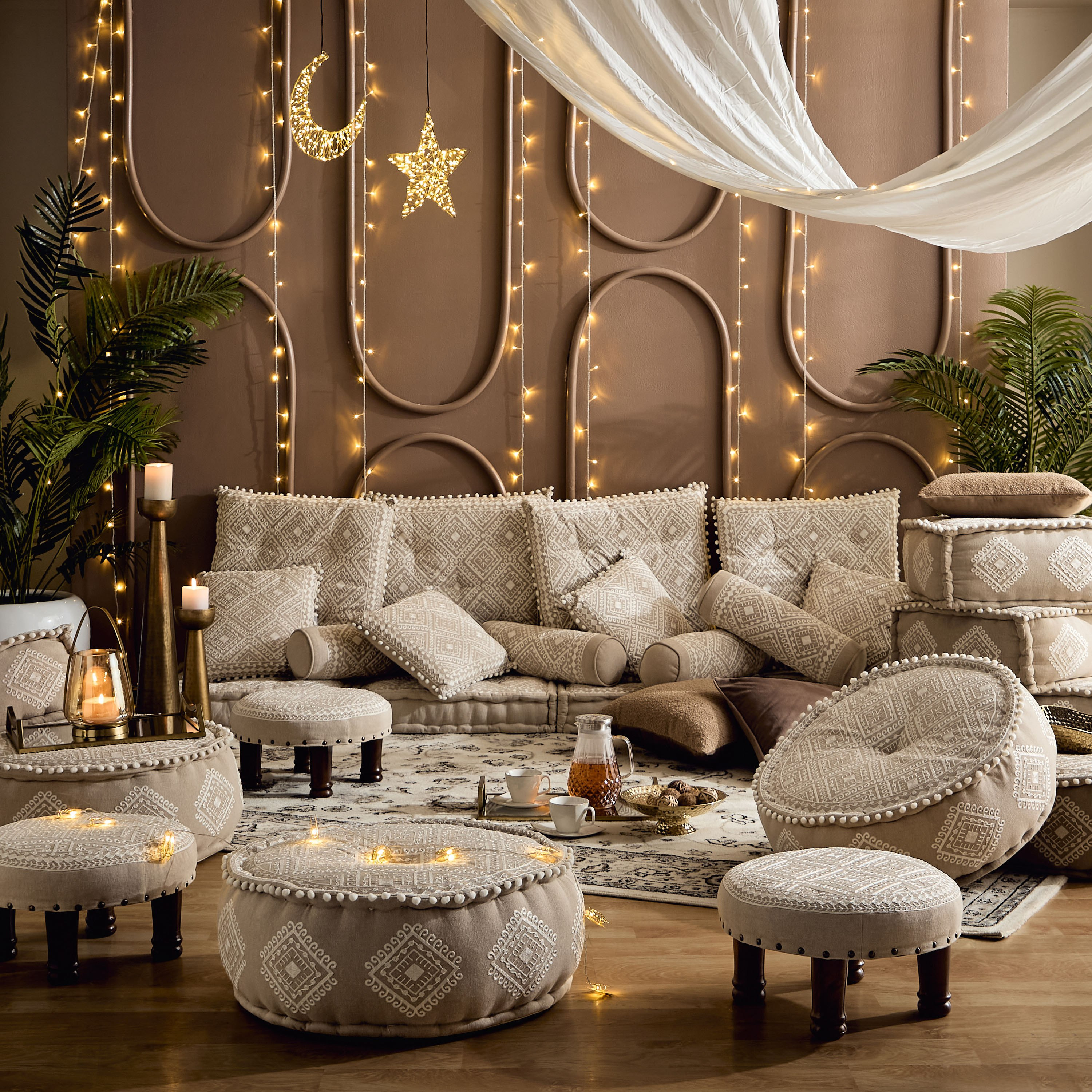 وسادة بتطريز ميدالية ديزرت دايموند من مهرجان - 40x40 سم-hbxlivingroom-furnishings-cushionsandcovers-filledcushions-image-5