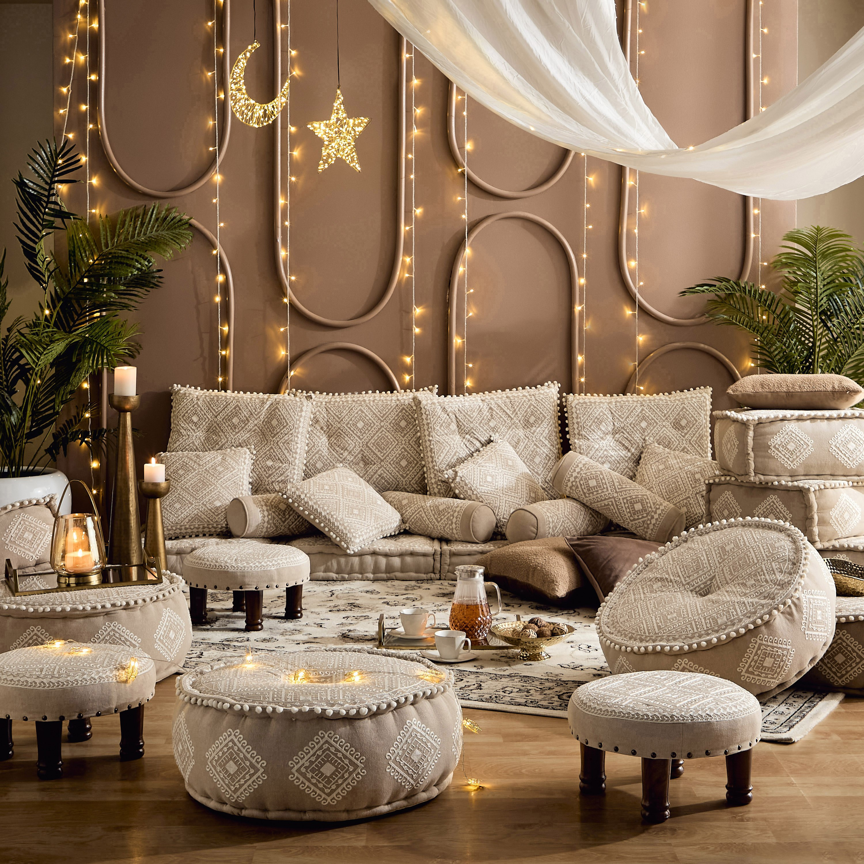 مقعد ميداليون دائري بتطريز ماسي من مهرجان ديزرت - ‎40×40×15 سم‎-hbxlivingroom-sofasandarmchairs-ottomansandfootstools-image-5
