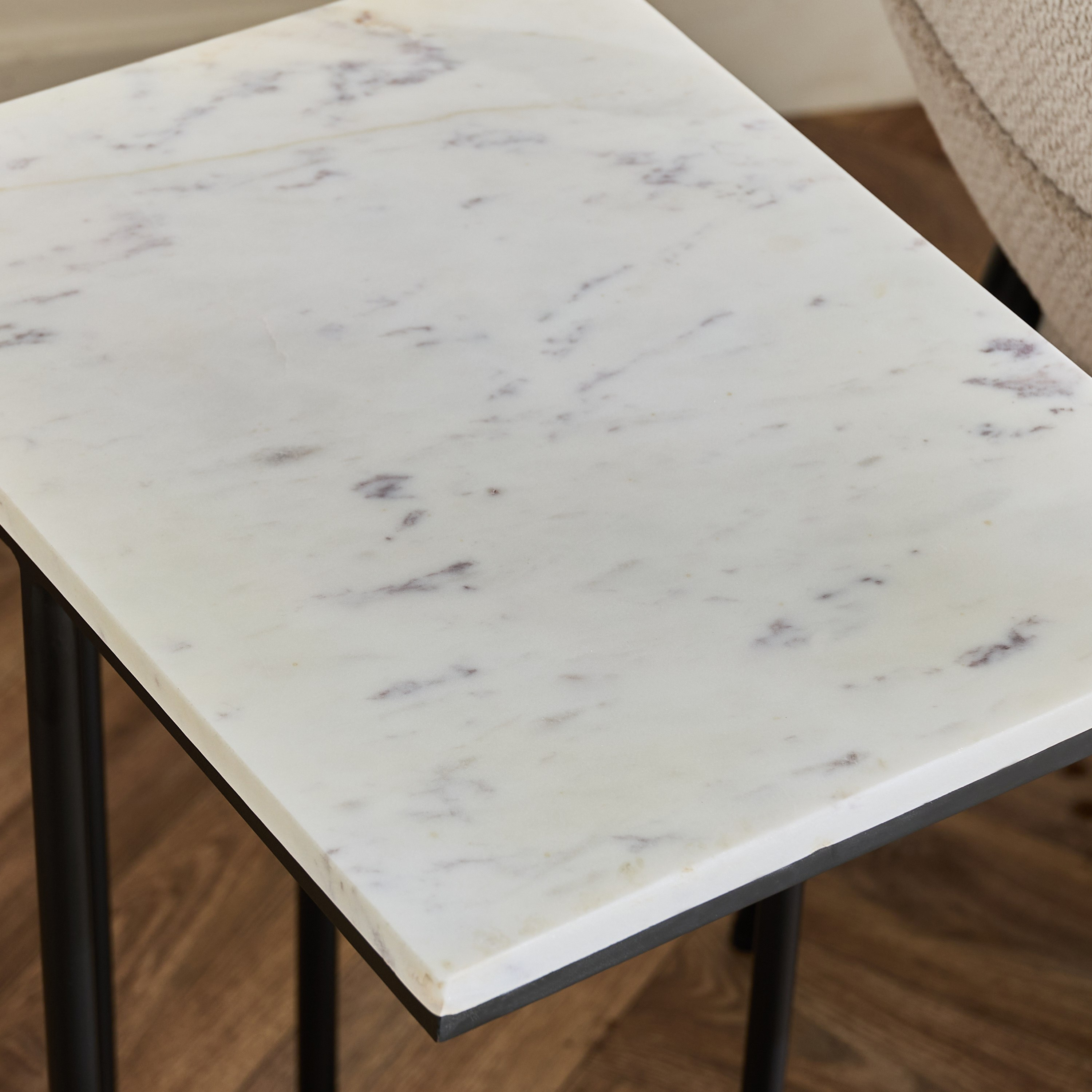 طاولة بتصميم C وسطح رخام أصلي فيرسا من كافون-hbxfurniture-livingroom-endtables-image-3