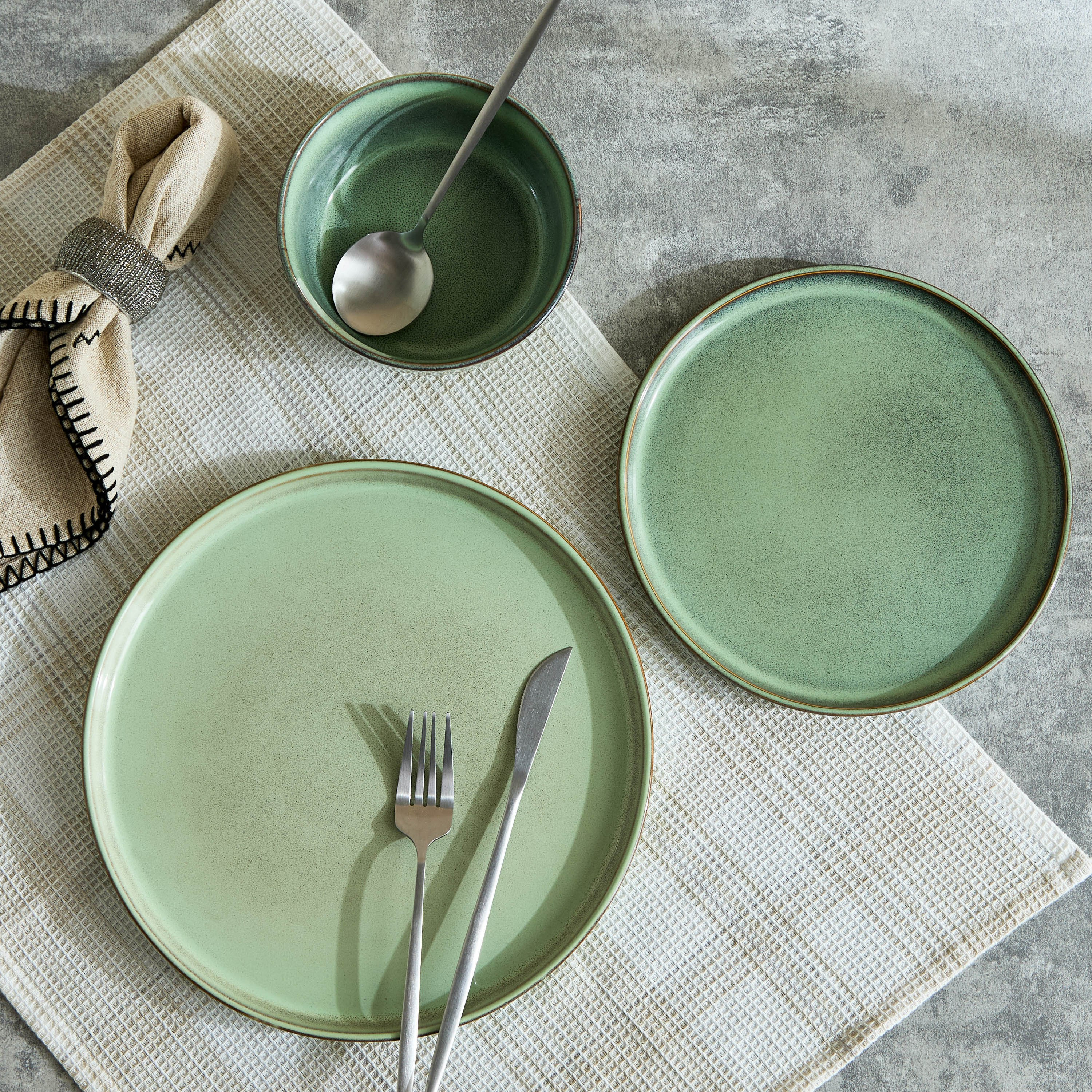 صحن عشاء خزف حجري من لارا - 27 سم-hbxdecorandfurnishings-tabletop-crockery-image-4