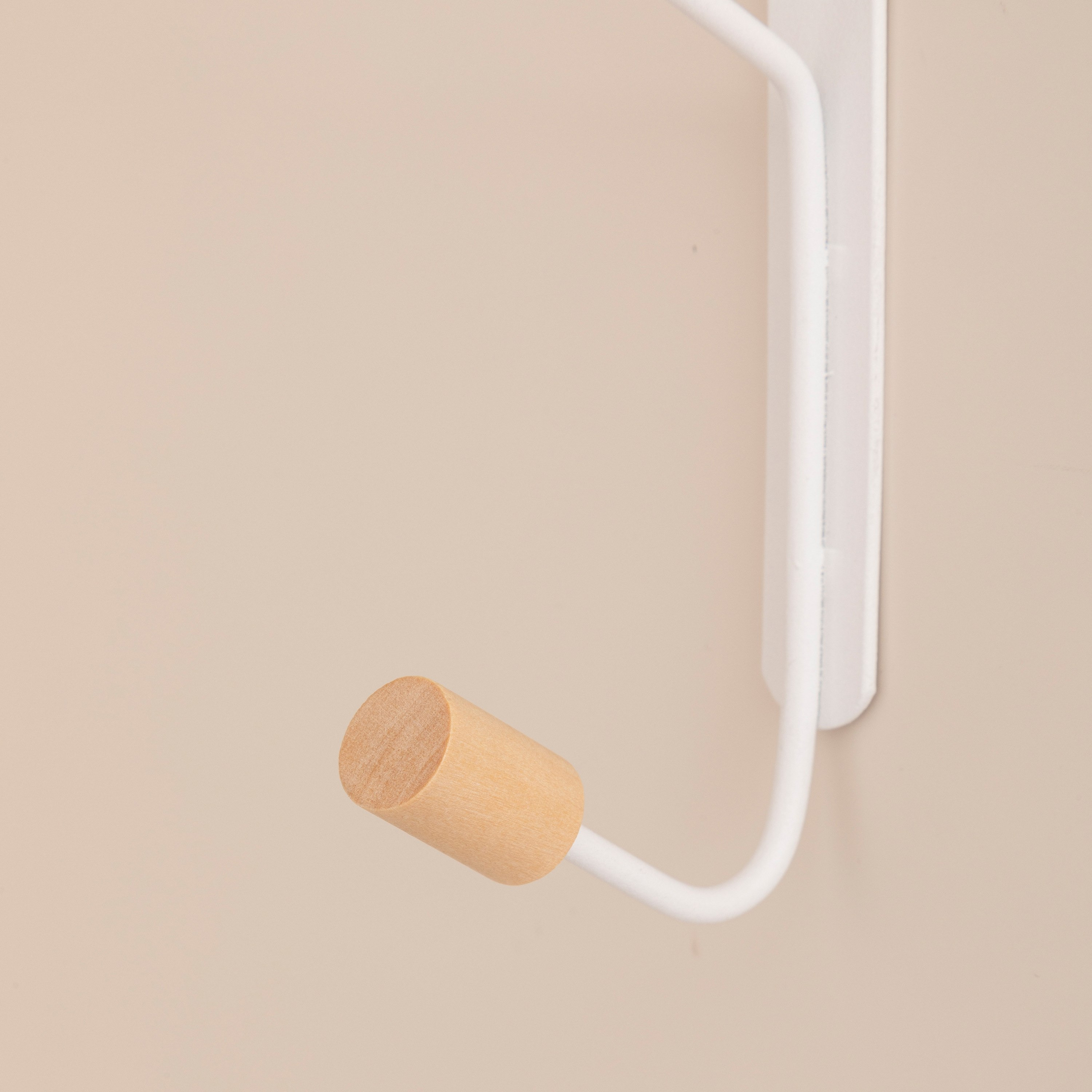 رف علاقات باب بخطافين من دراجون-hbxhomeware-hbxbedroom-image-3