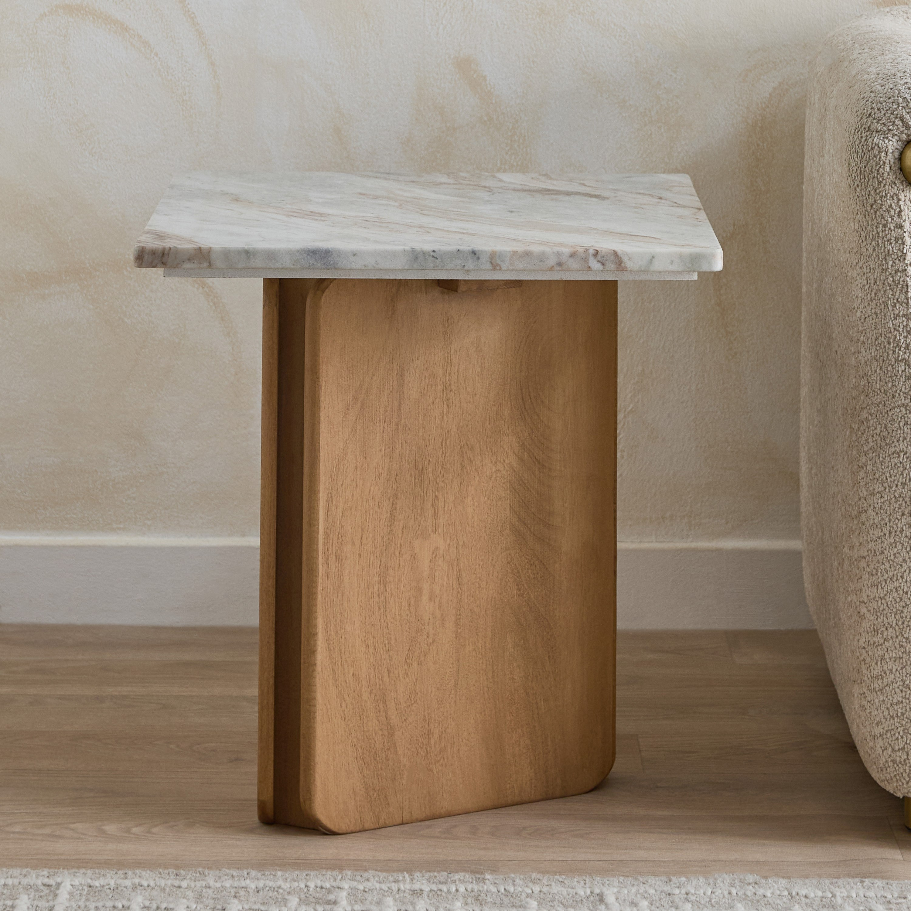 طاولة جانبية بسطح رخام طبيعي وقاعدة خشب صلب بيلمار من كافون-hbxfurniture-livingroom-endtables-image-2