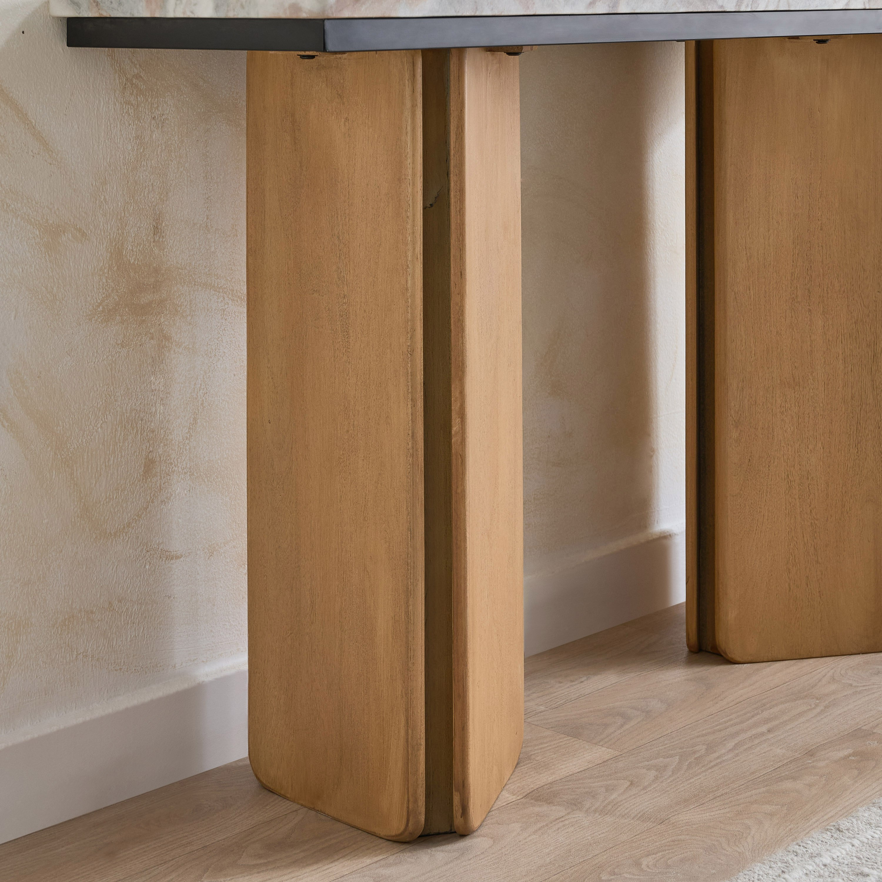 طاولة كونسول بسطح رخام طبيعي وقاعدة من الخشب الصلب من كافون بيلمر-hbxfurniture-tablesandstands-consoletables-image-4