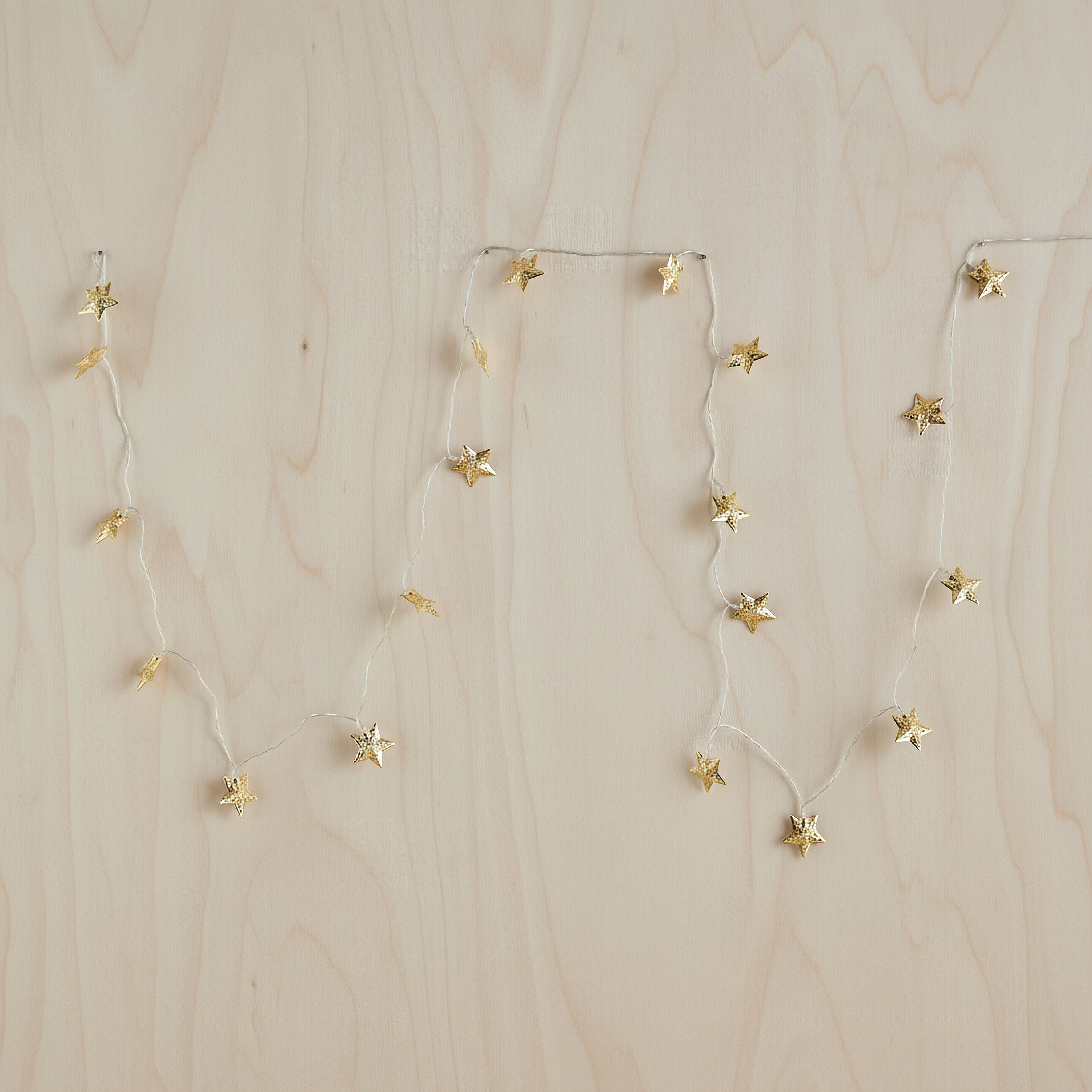 Orla 3AA 20 LED Metal Carved Star String Light - 172 cm-hbxdiningroom-lighting-decorativesandstringlights-image-2