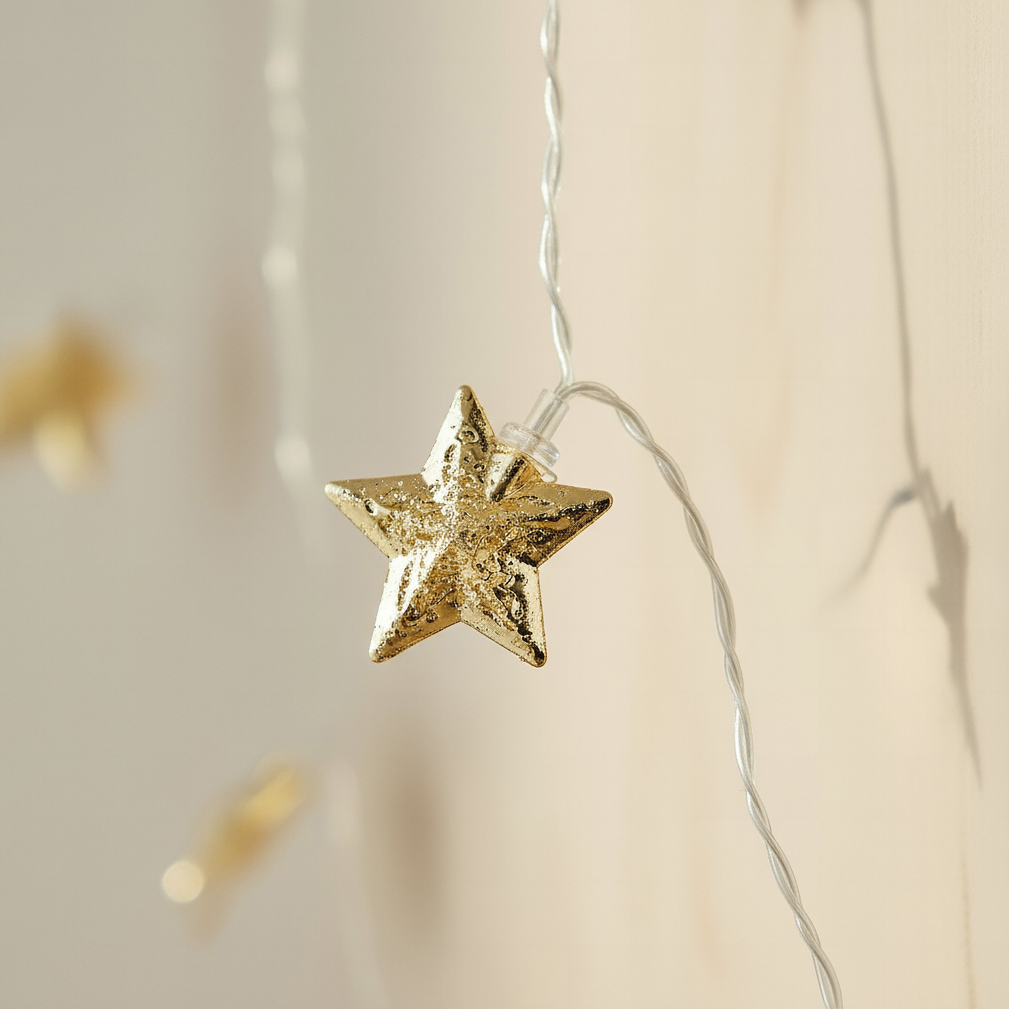 Orla 3AA 20 LED Metal Carved Star String Light - 172 cm-hbxdiningroom-lighting-decorativesandstringlights-image-3