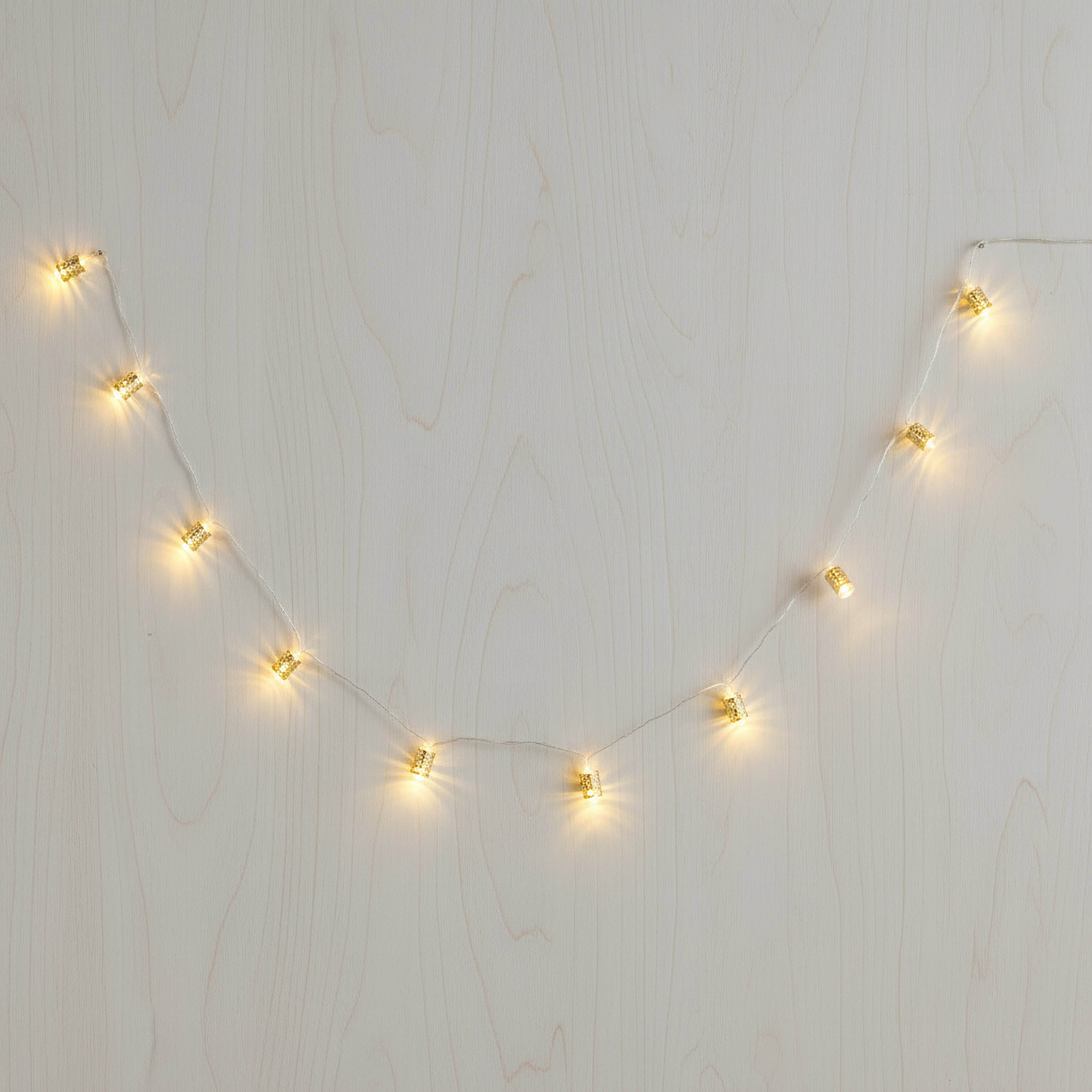 Orla 3AA 10 LED Metal Carved Tube String Light - 172 cm-hbxdiningroom-lighting-decorativesandstringlights-image-1