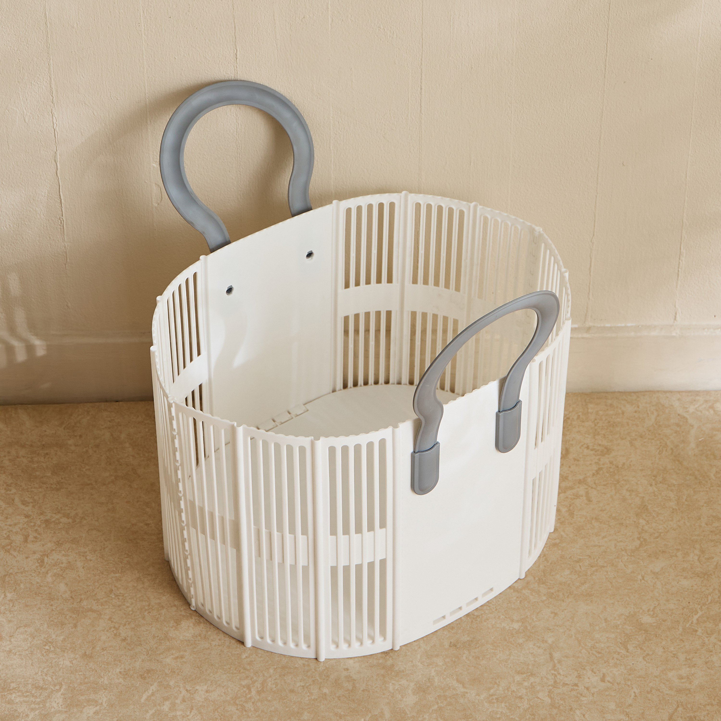 Sterlite Collapsible Laundry Basket with Handle - 48x31x30 cm-hbxbathroom-bathroomstorage-laundryhampers-image-2