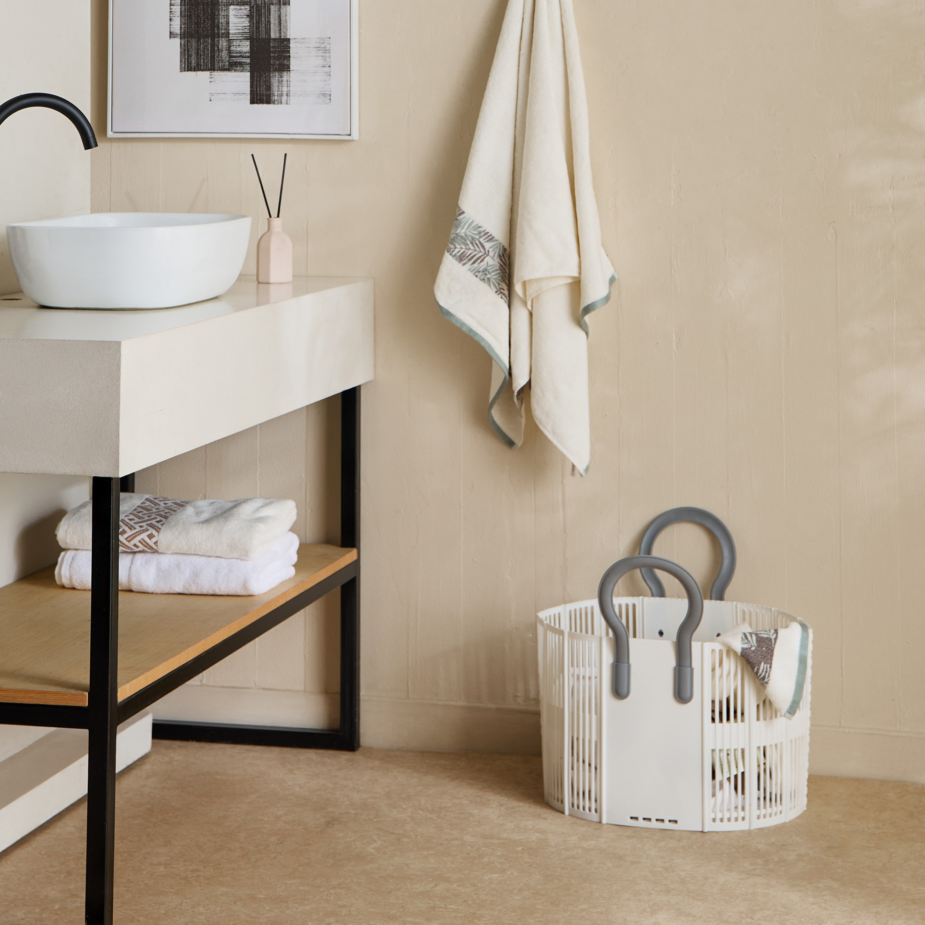 Sterlite Collapsible Laundry Basket with Handle - 48x31x30 cm-hbxbathroom-bathroomstorage-laundryhampers-image-5