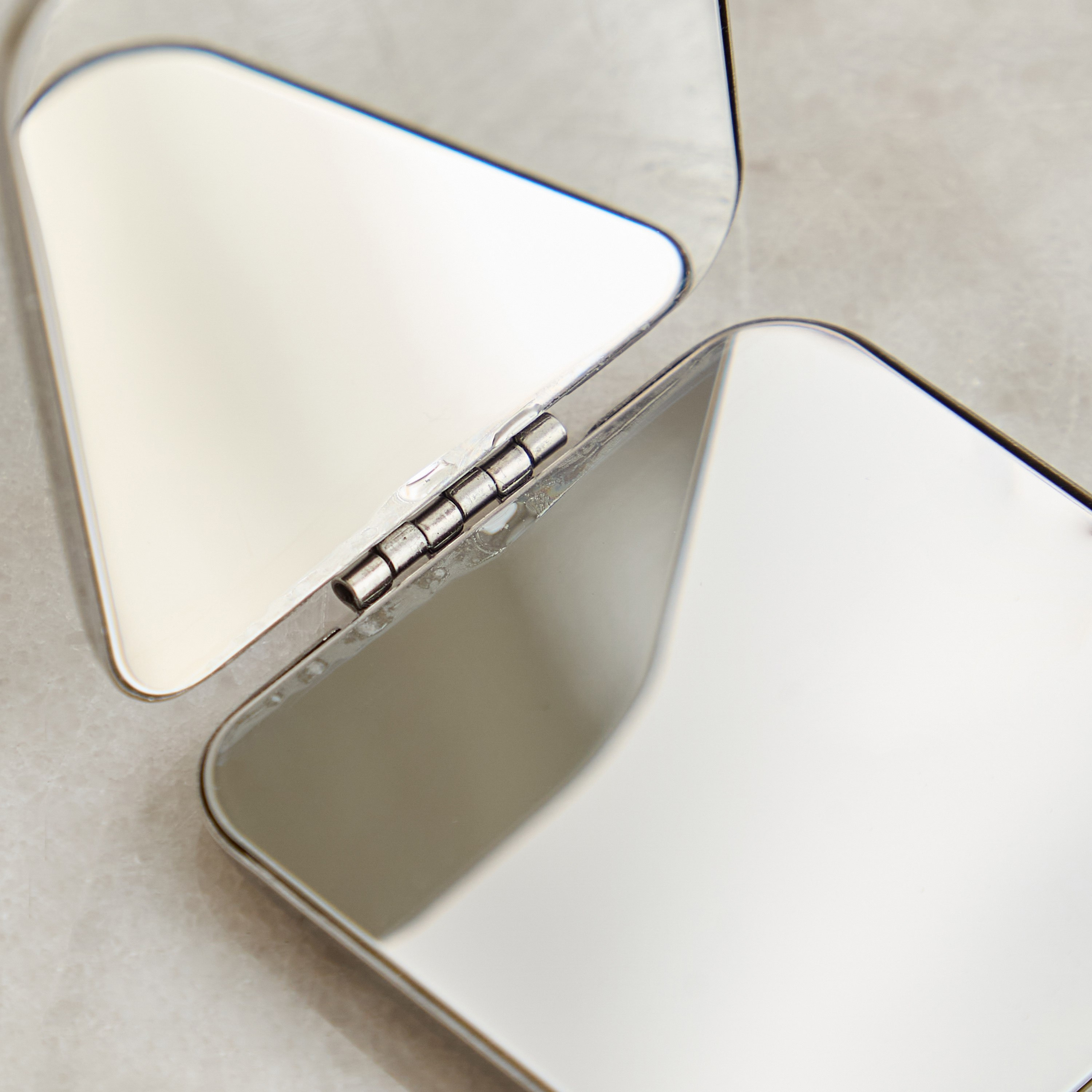 مرآة مربعة مدمجة من ريفا - 5.7x5.7x1.1 سم-hbxbedroom-bedroomaccessories-jewelleryboxesandholders-image-8