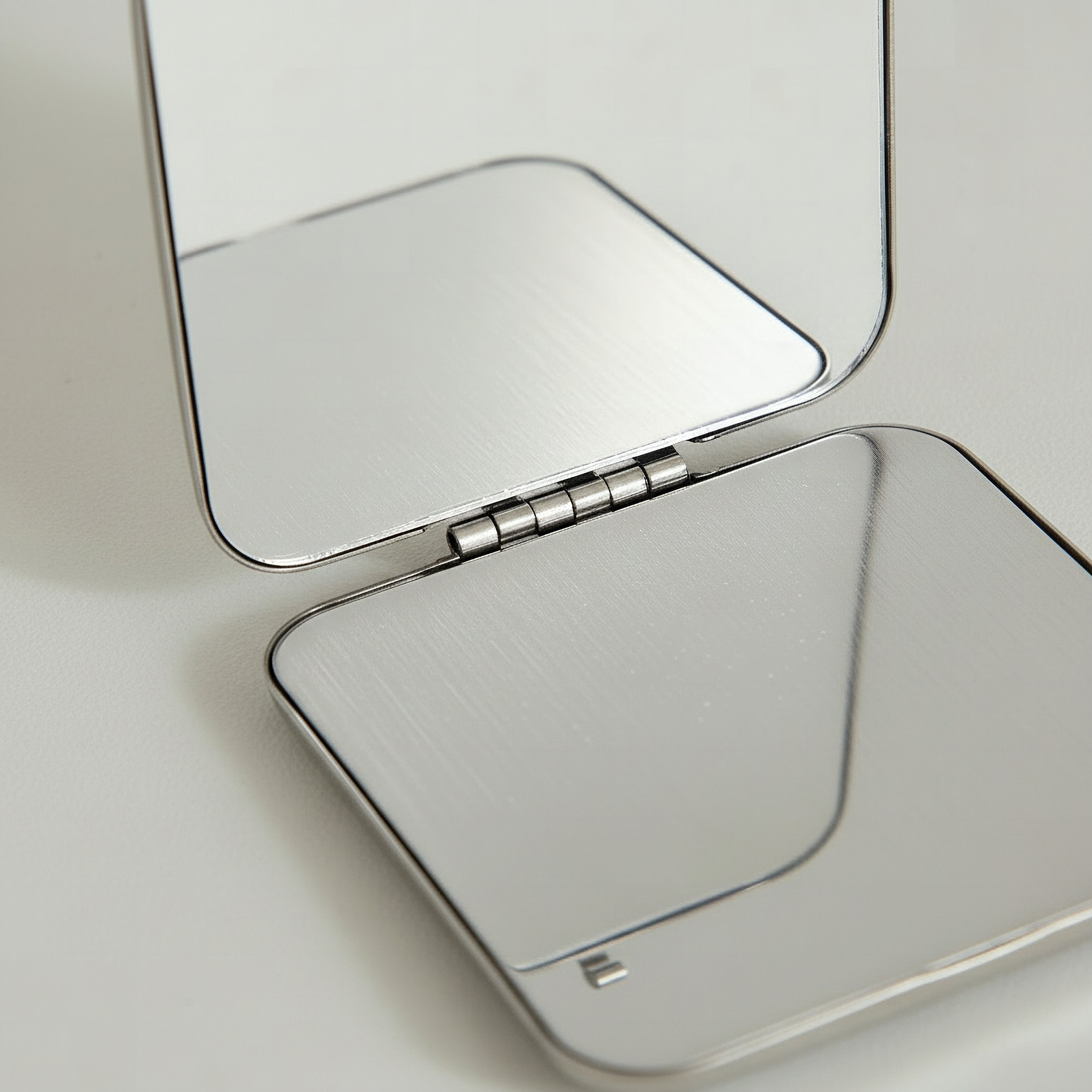 مرآة مربعة مدمجة من ريفا - 5.7x5.7x1.1 سم-hbxbedroom-bedroomaccessories-jewelleryboxesandholders-image-3