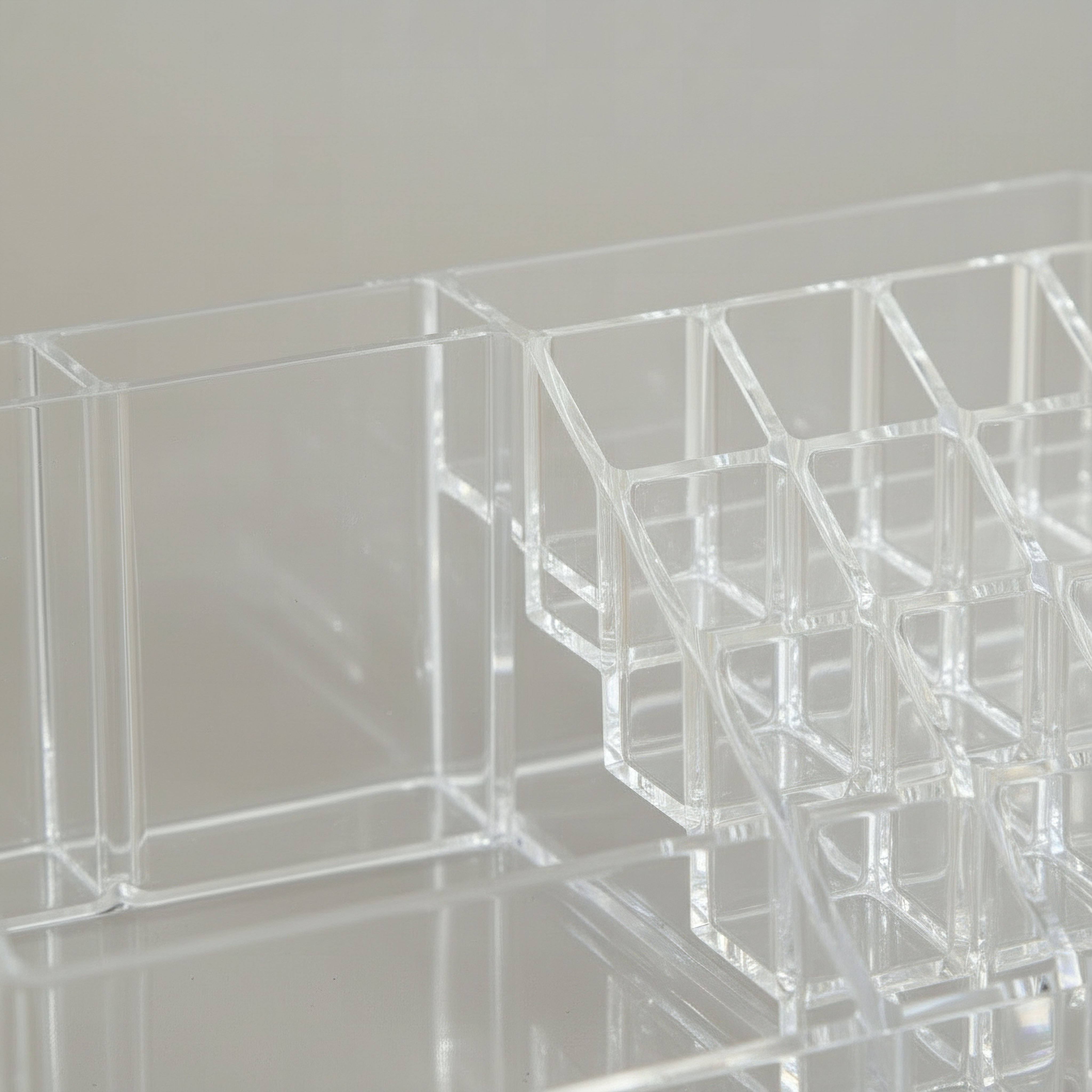Crystal Cosmetics Holder - 22.3x12.8x8.1 cm-hbxbedroom-bedroomaccessories-jewelleryboxesandholders-image-2