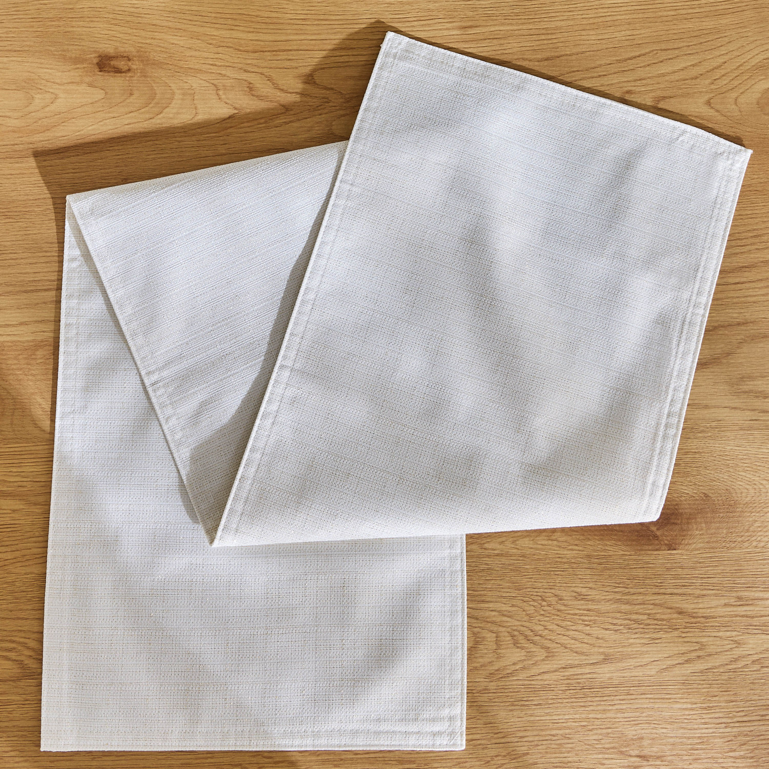 Looma Lurex Jacquard Table Runner - 33x120 cm-hbxdecorandfurnishings-homefurnishings-tablelinens-image-3