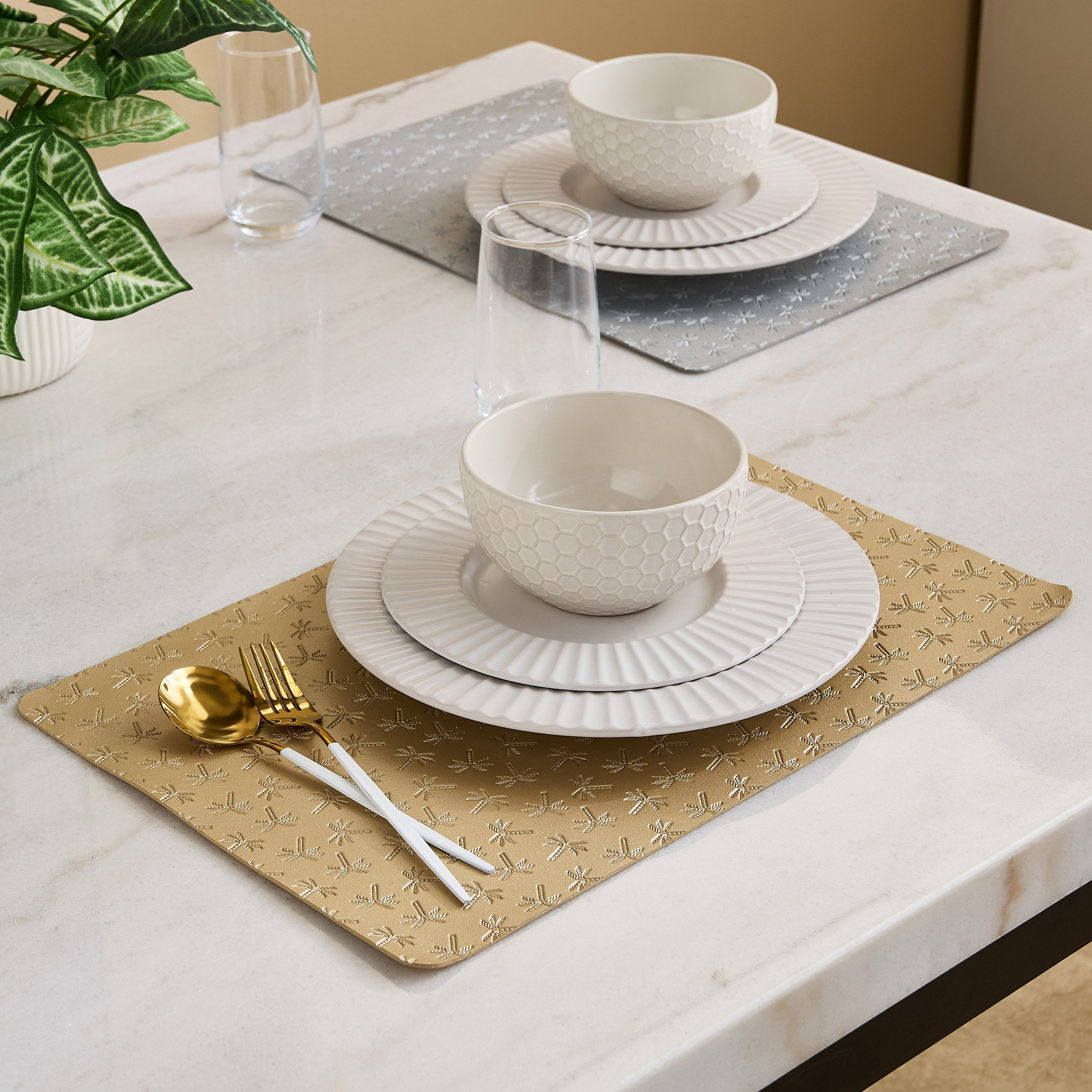 LayOn Palm Embossed Placemat - 30x45 cm-hbxdecorandfurnishings-homefurnishings-tablelinens-image-7