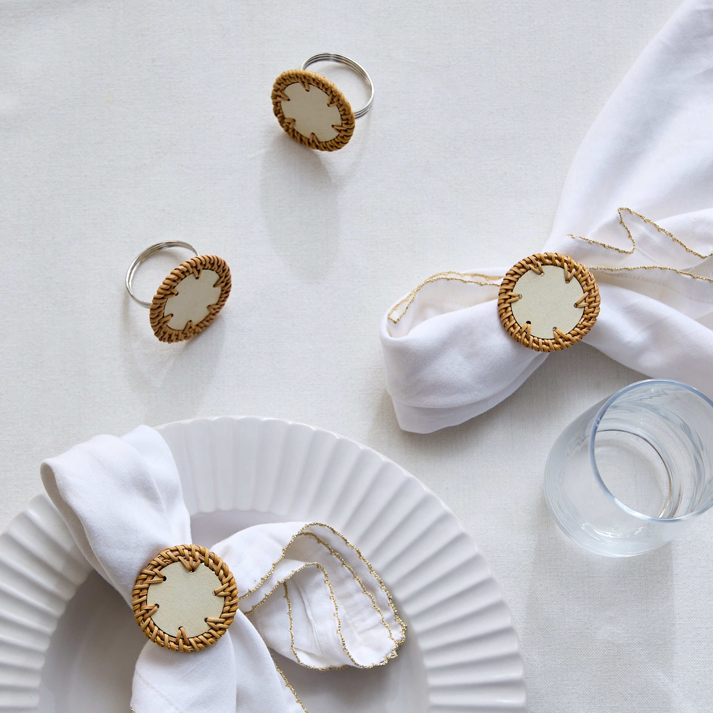 Woodlux 4-Piece Wooden Napkin Ring Set - 10x10 cm-hbxdecorandfurnishings-homefurnishings-tablelinens-image-1