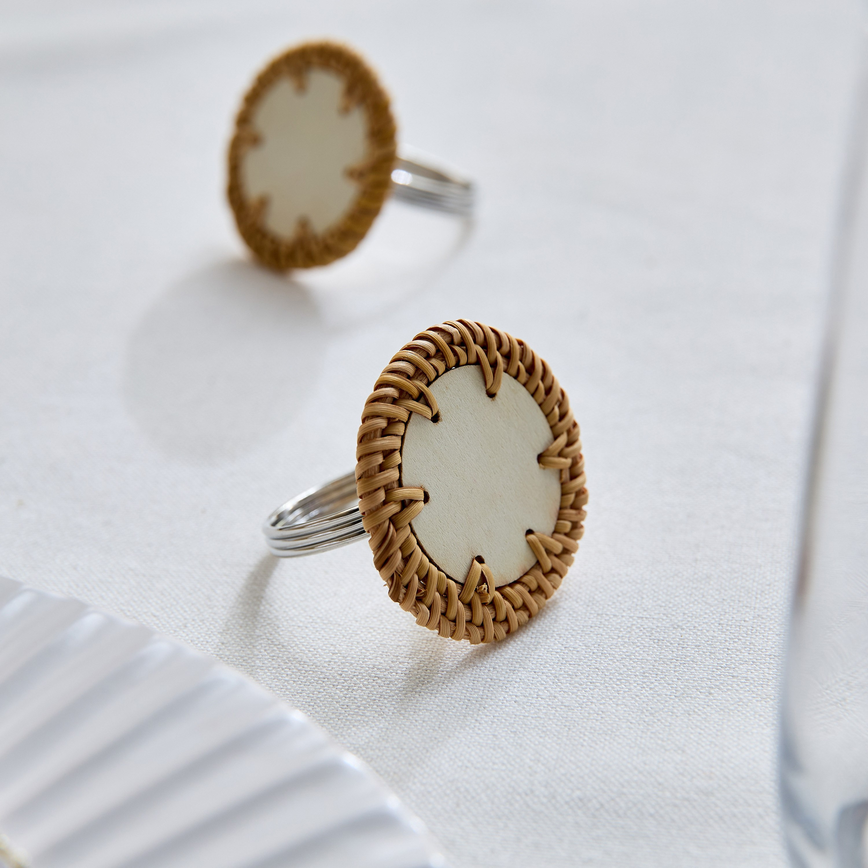 Woodlux 4-Piece Wooden Napkin Ring Set - 10x10 cm-hbxdecorandfurnishings-homefurnishings-tablelinens-image-2