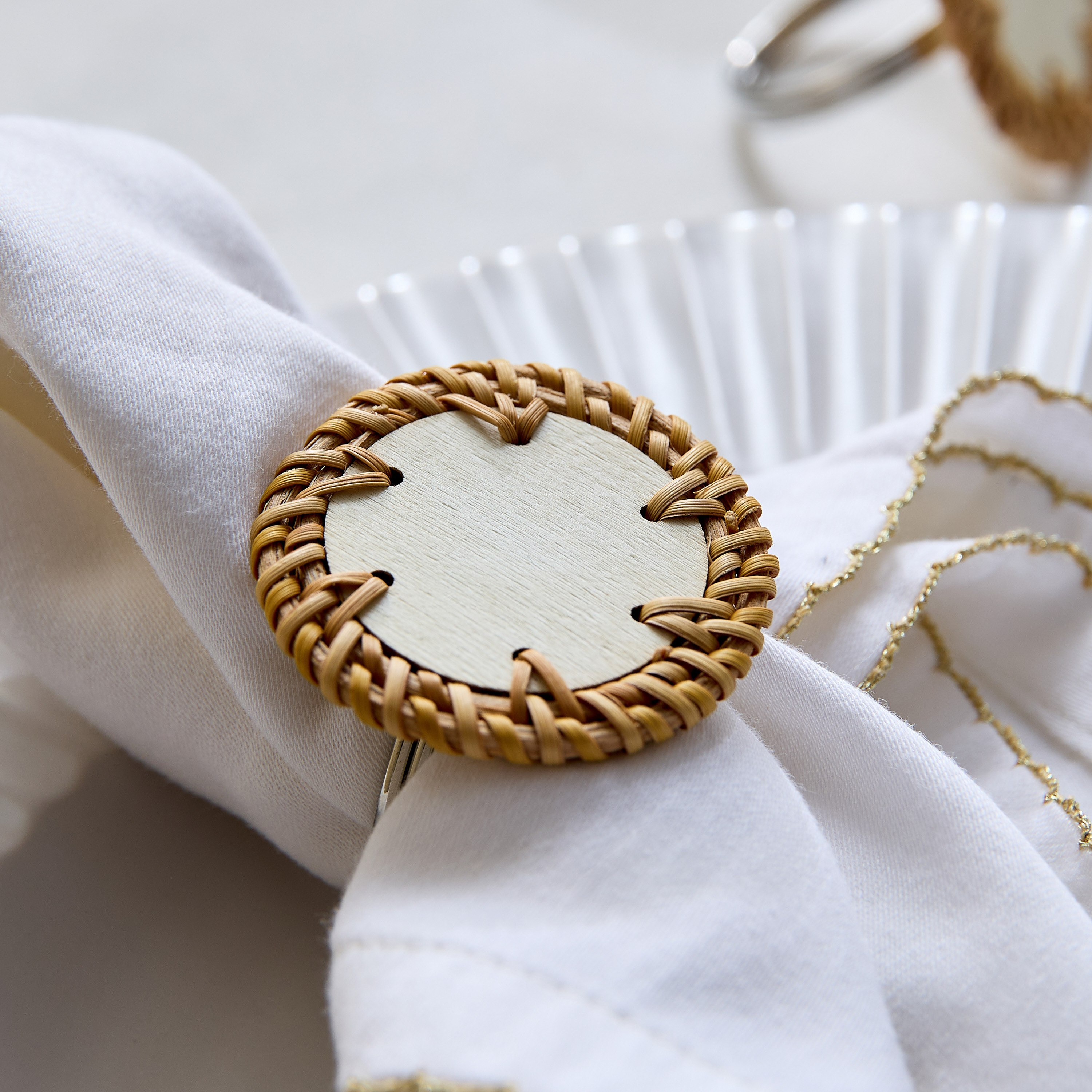 Woodlux 4-Piece Wooden Napkin Ring Set - 10x10 cm-hbxdecorandfurnishings-homefurnishings-tablelinens-image-3