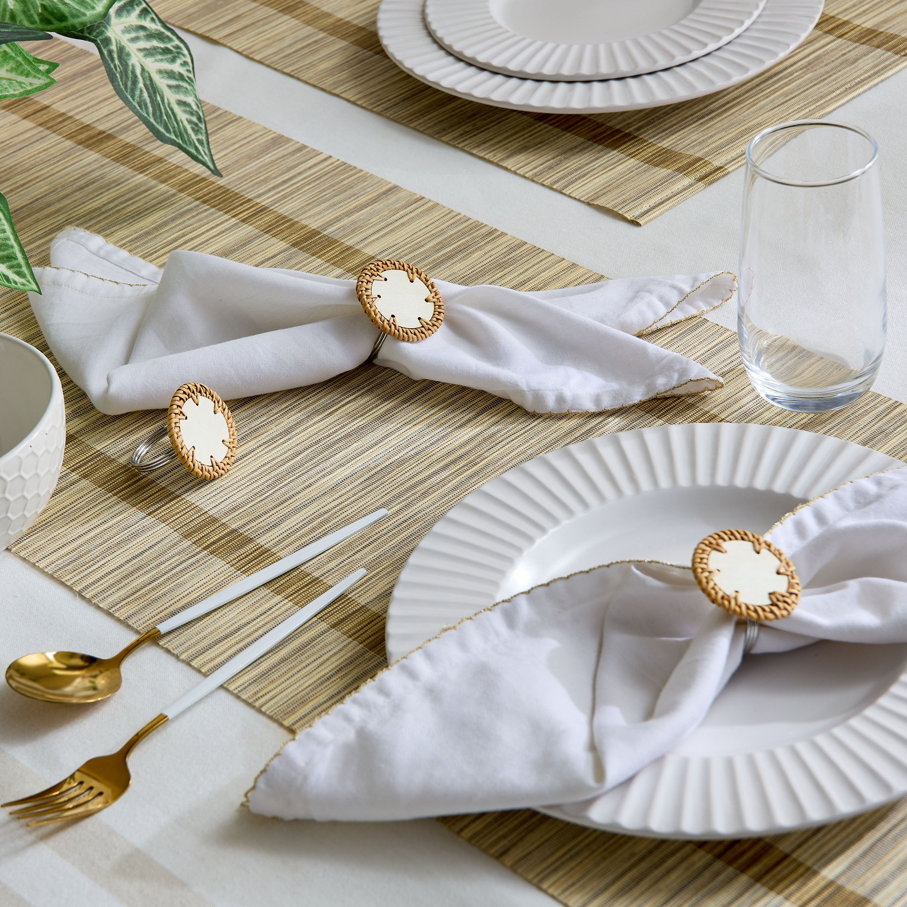 Woodlux 4-Piece Wooden Napkin Ring Set - 10x10 cm-hbxdecorandfurnishings-homefurnishings-tablelinens-image-4