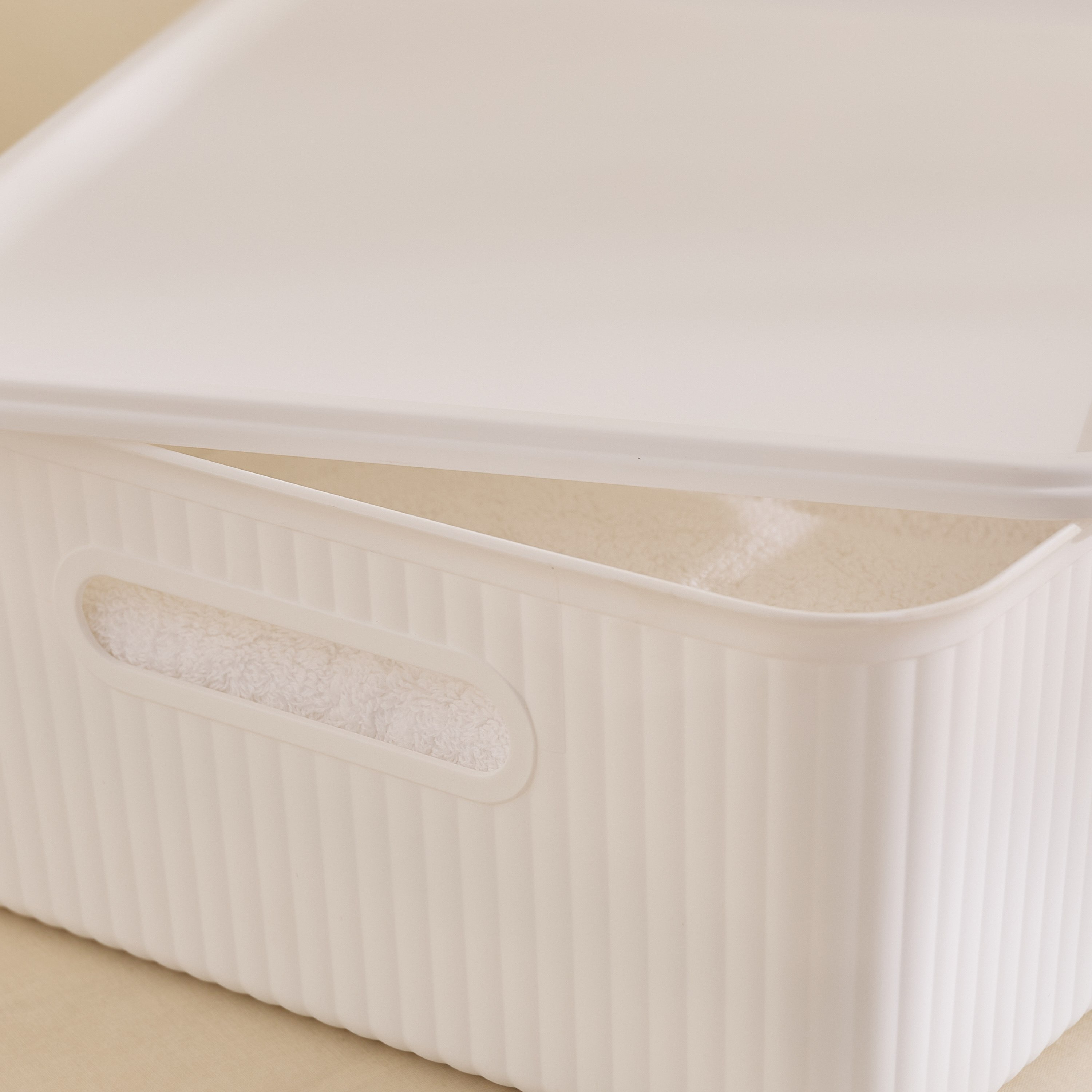 Orion Medium Ribbed Container with Lid-hbxhomeware-hbxbathroom-image-7