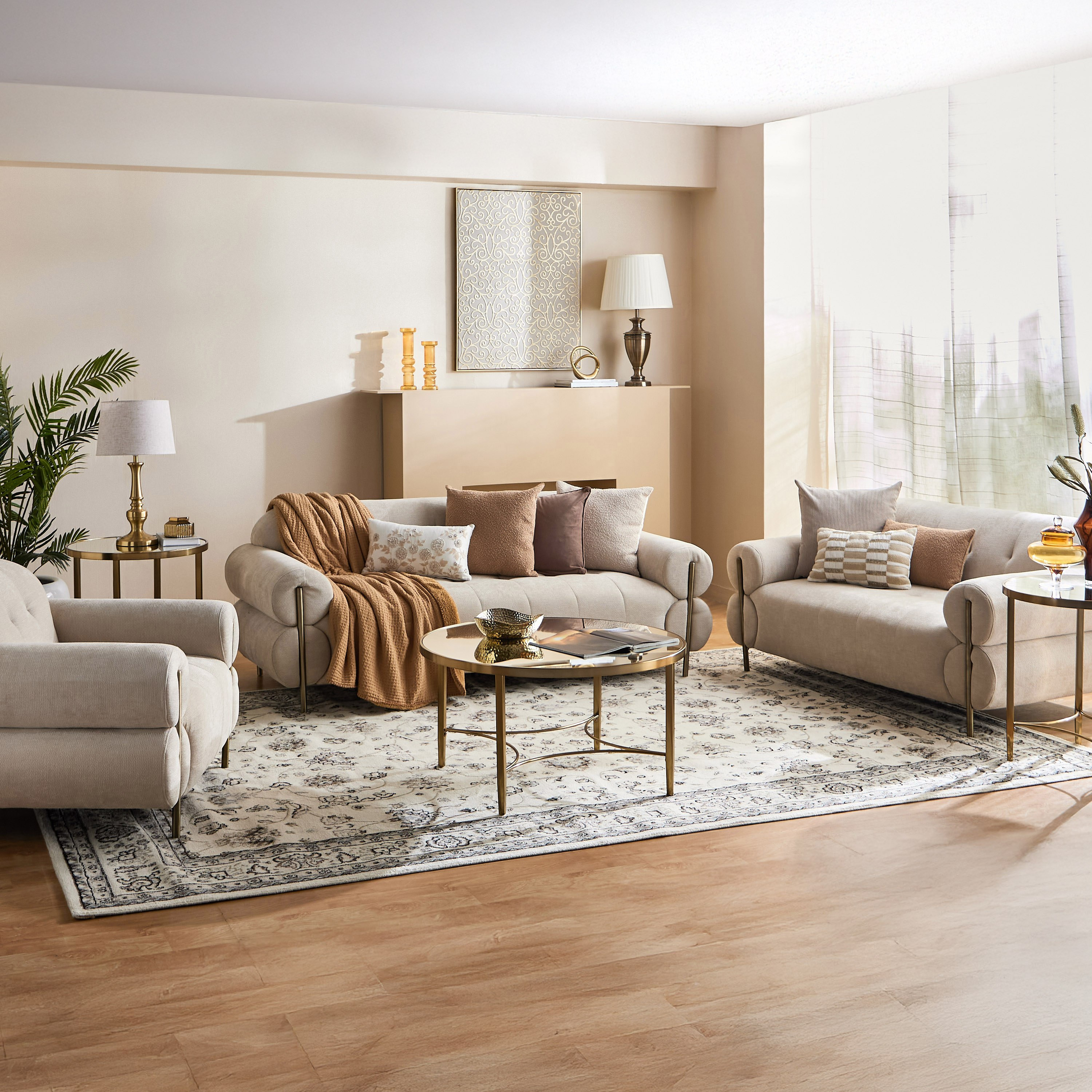 كنبة قماش بـ 3 مقاعد من ترينيتي-hbxlivingroom-sofasandarmchairs-sofas-image-9